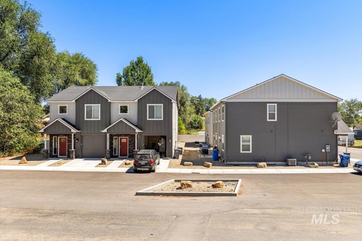 701 E Bates Ave, Parma, Idaho 83660, 3 Bedrooms, 2.5 Bathrooms, Residential Income For Sale, Price $1,800,000, 98980304