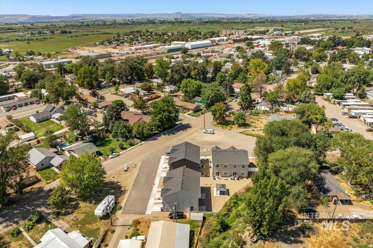 705 E Bates Ave, Parma, Idaho 83660, 3 Bedrooms, 2.5 Bathrooms, Residential For Sale, Price $325,000, 98980308