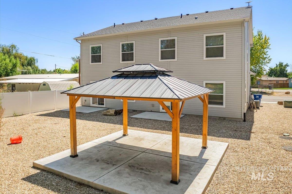 705 E Bates Ave, Parma, Idaho 83660, 3 Bedrooms, 2.5 Bathrooms, Residential For Sale, Price $325,000, 98980308