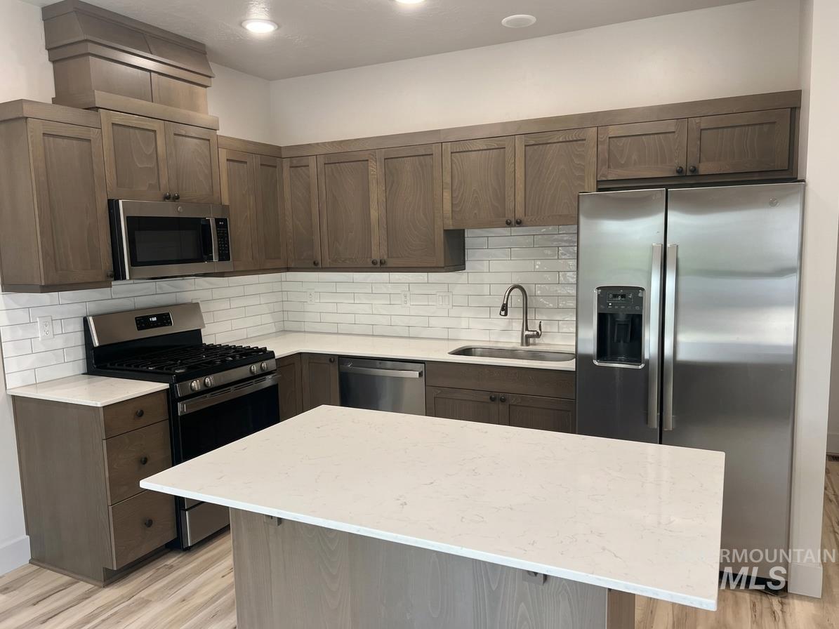 705 E Bates Ave, Parma, Idaho 83660, 3 Bedrooms, 2.5 Bathrooms, Residential For Sale, Price $325,000, 98980308