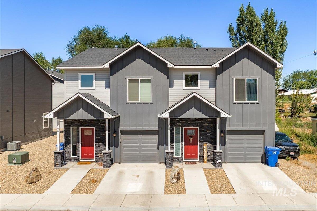 705 E Bates Ave, Parma, Idaho 83660, 3 Bedrooms, 2.5 Bathrooms, Residential For Sale, Price $325,000, 98980308