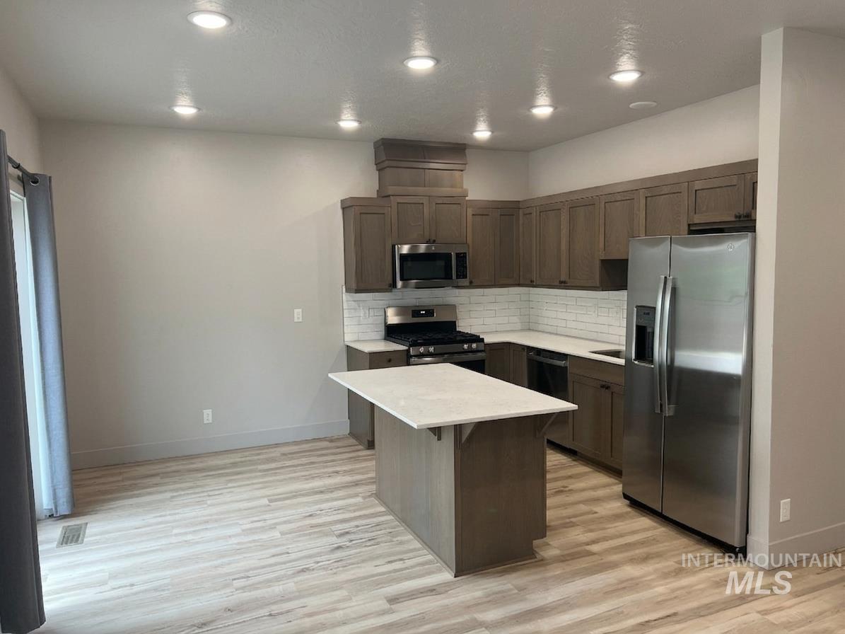 705-707 E Bates Ave, Parma, Idaho 83660, 3 Bedrooms, 2.5 Bathrooms, Residential Income For Sale, Price $600,000, 98980311