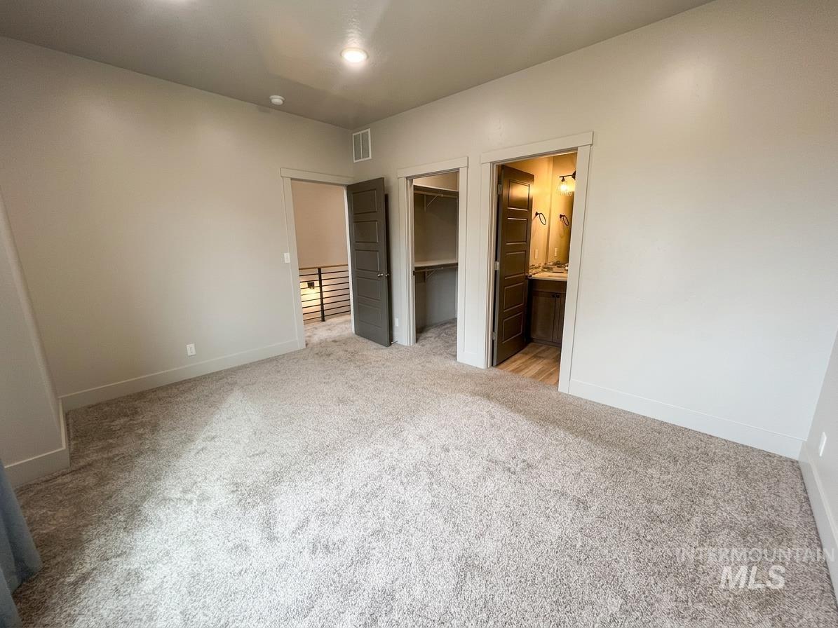 705-707 E Bates Ave, Parma, Idaho 83660, 3 Bedrooms, 2.5 Bathrooms, Residential Income For Sale, Price $600,000, 98980311