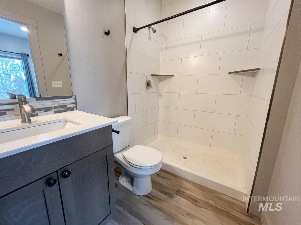 705-707 E Bates Ave, Parma, Idaho 83660, 3 Bedrooms, 2.5 Bathrooms, Residential Income For Sale, Price $600,000, 98980311