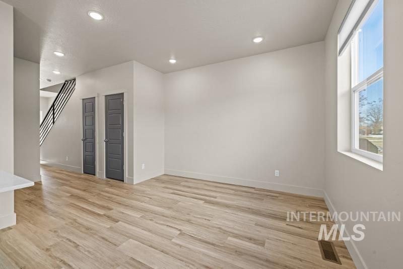 705-707 E Bates Ave, Parma, Idaho 83660, 3 Bedrooms, 2.5 Bathrooms, Residential Income For Sale, Price $600,000, 98980311