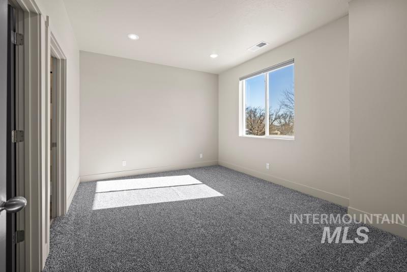 705-707 E Bates Ave, Parma, Idaho 83660, 3 Bedrooms, 2.5 Bathrooms, Residential Income For Sale, Price $600,000, 98980311