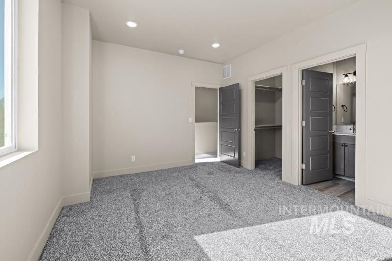 705-707 E Bates Ave, Parma, Idaho 83660, 3 Bedrooms, 2.5 Bathrooms, Residential Income For Sale, Price $600,000, 98980311