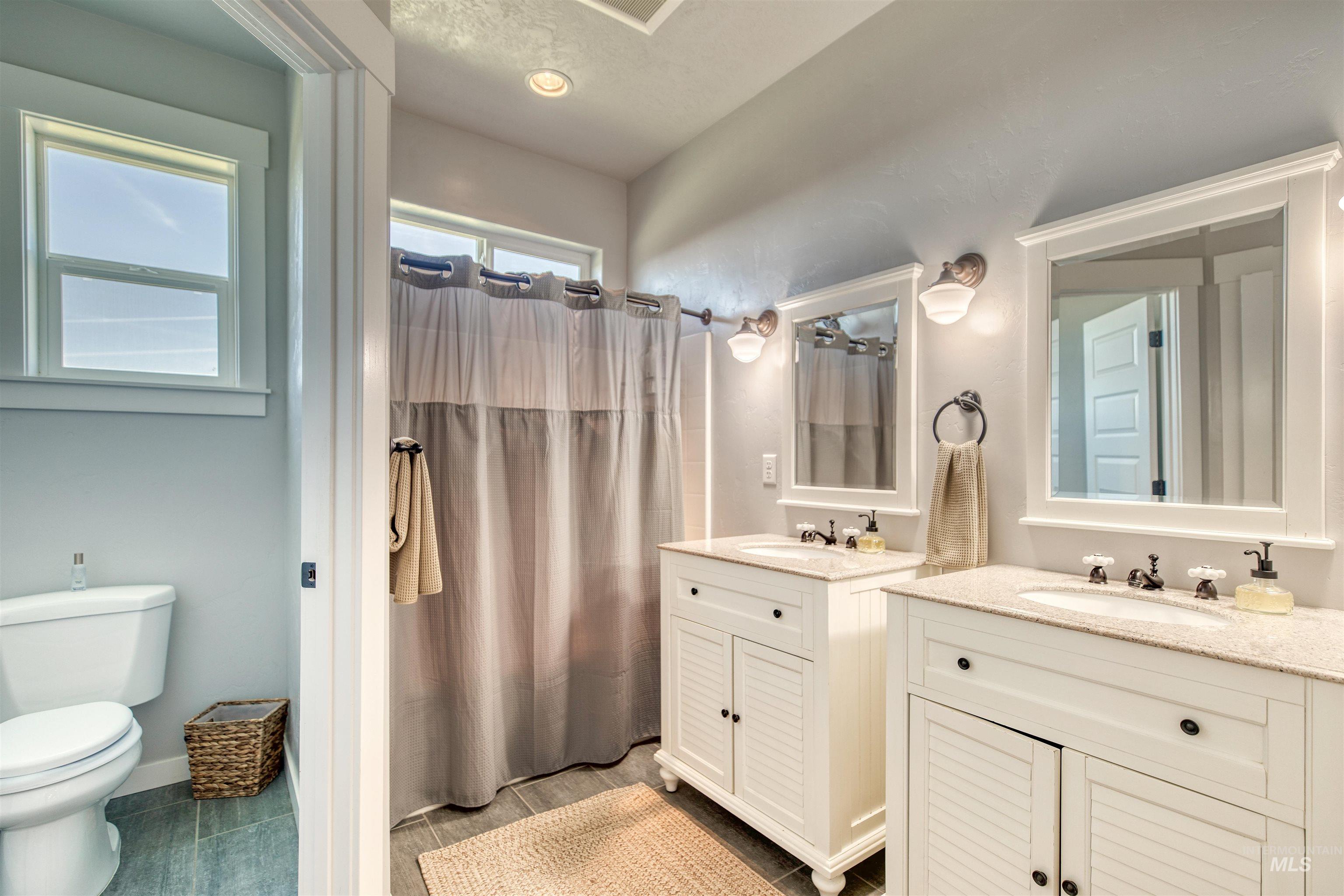 27652 Hop Rd, Caldwell, Idaho 83607, 3 Bedrooms, 2.5 Bathrooms, Residential For Sale, Price $1,749,000,MLS 98980312