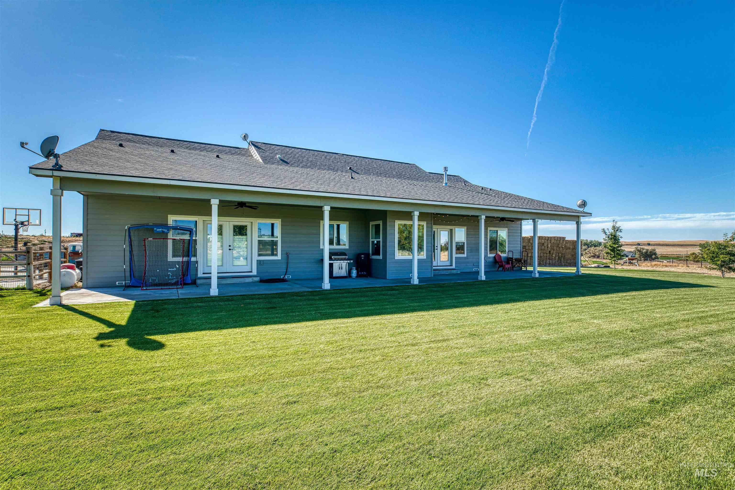 27652 Hop Rd, Caldwell, Idaho 83607, 3 Bedrooms, 2.5 Bathrooms, Residential For Sale, Price $1,749,000,MLS 98980312