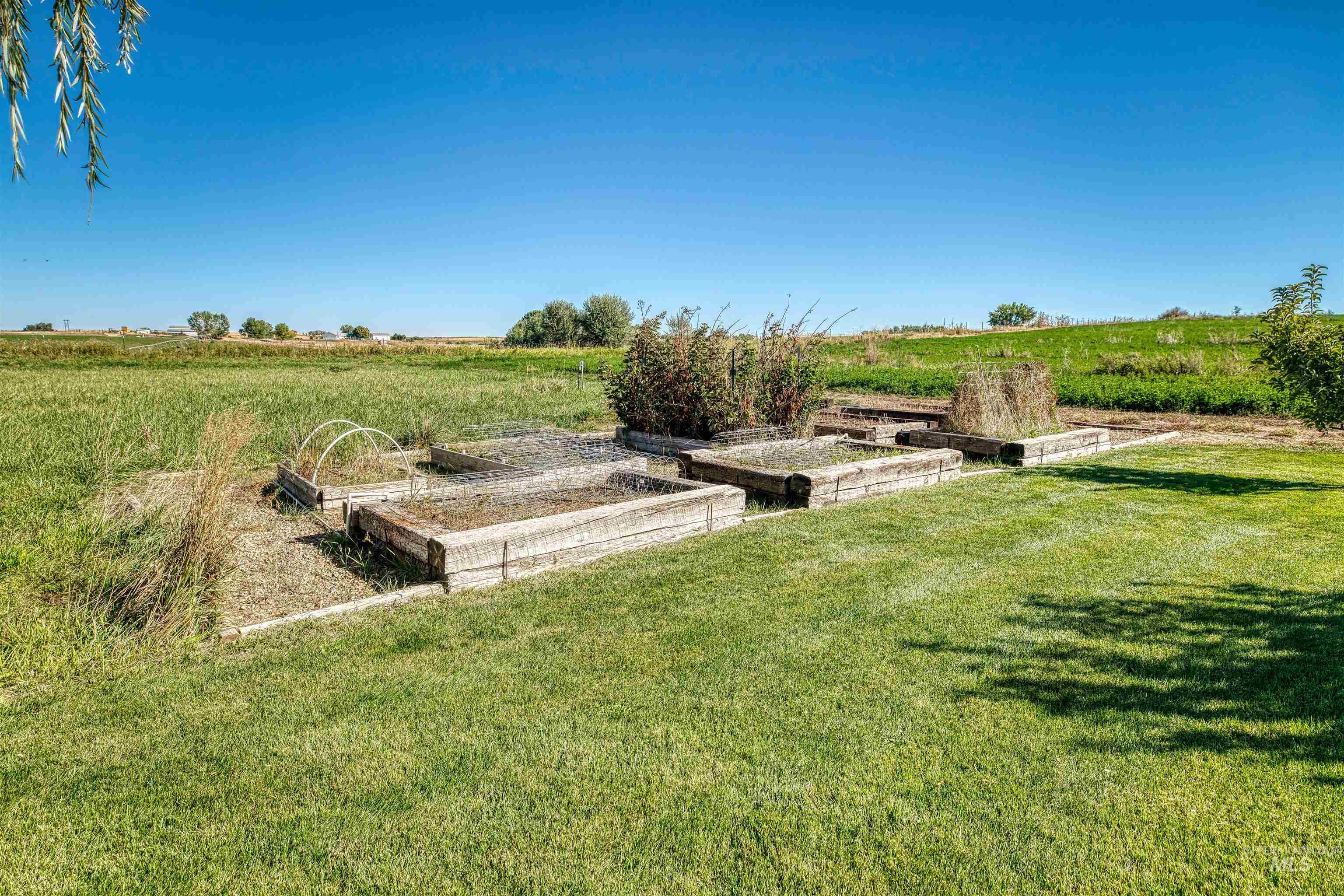 27652 Hop Rd, Caldwell, Idaho 83607, 3 Bedrooms, 2.5 Bathrooms, Residential For Sale, Price $1,749,000,MLS 98980312