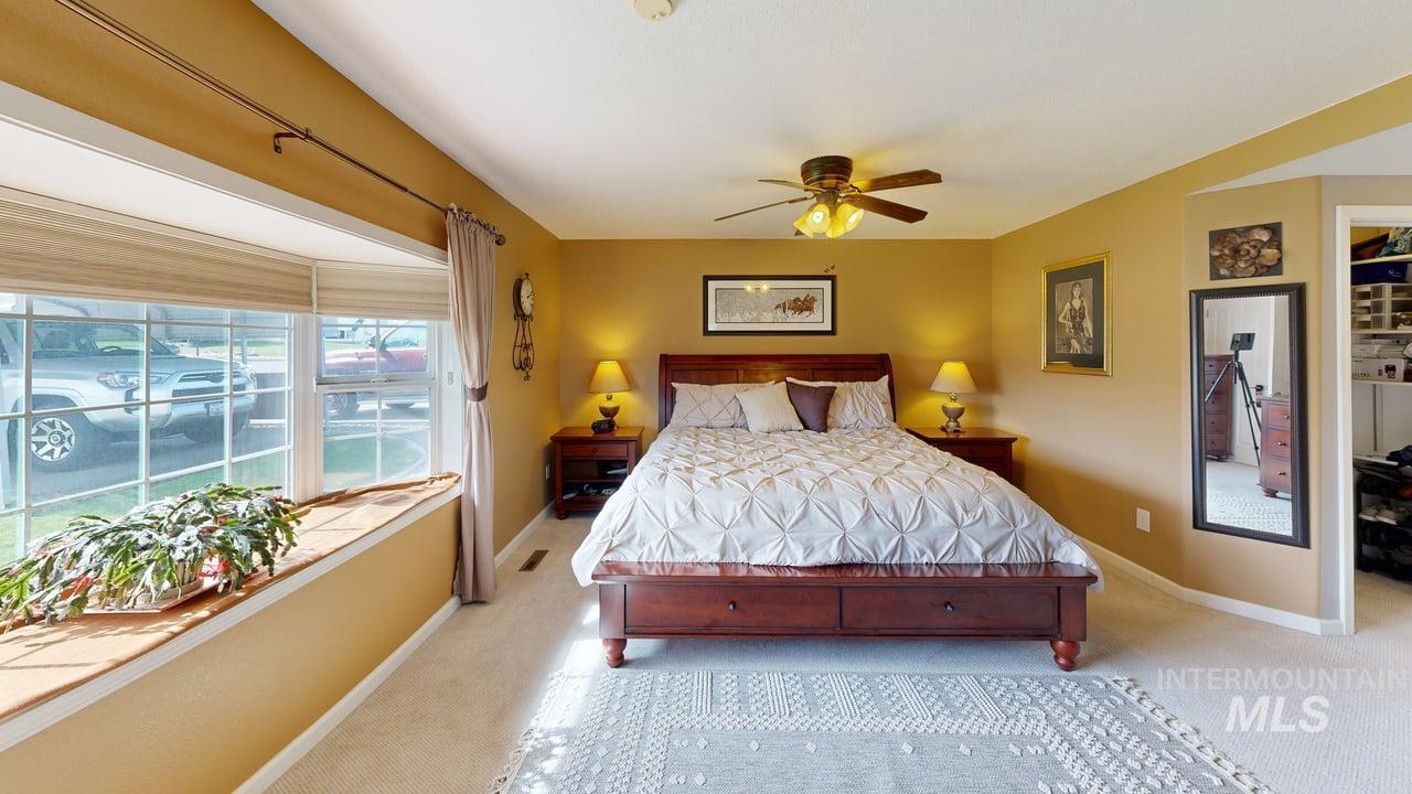 1008 Lambert Court, Clarkston, Washington 99403, 3 Bedrooms, 2.5 Bathrooms, Residential For Sale, Price $525,000,MLS 98980317