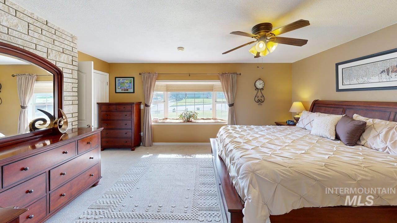 1008 Lambert Court, Clarkston, Washington 99403, 3 Bedrooms, 2.5 Bathrooms, Residential For Sale, Price $525,000,MLS 98980317