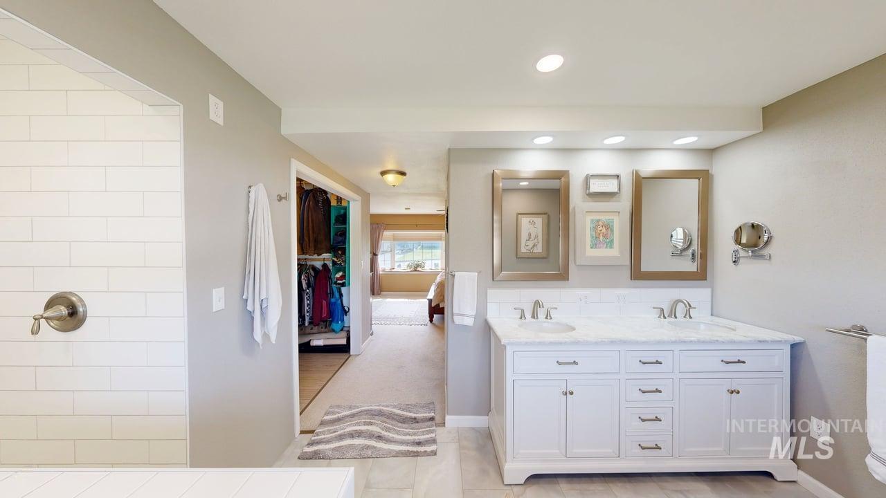 1008 Lambert Court, Clarkston, Washington 99403, 3 Bedrooms, 2.5 Bathrooms, Residential For Sale, Price $525,000,MLS 98980317