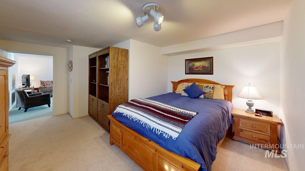 1008 Lambert Court, Clarkston, Washington 99403, 3 Bedrooms, 2.5 Bathrooms, Residential For Sale, Price $525,000,MLS 98980317