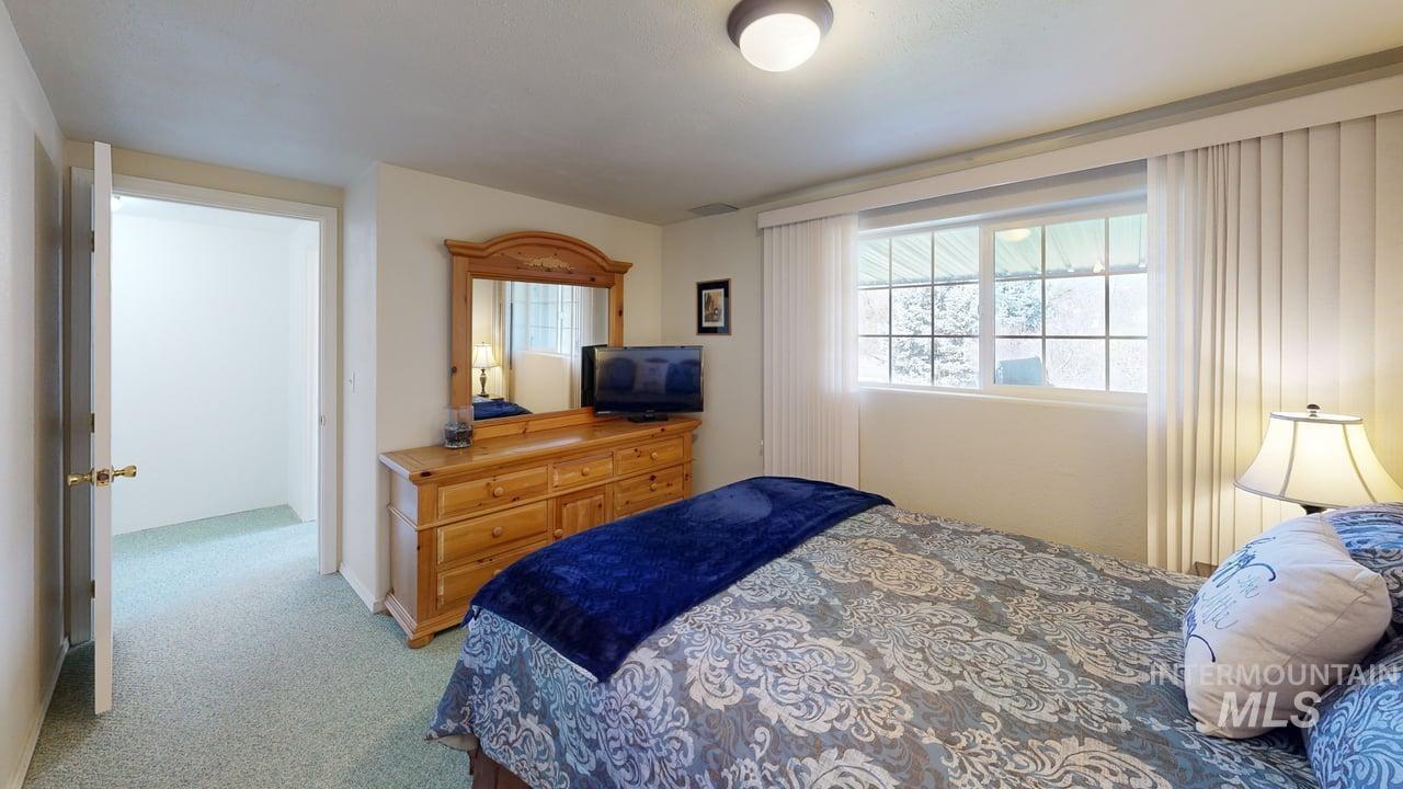 1008 Lambert Court, Clarkston, Washington 99403, 3 Bedrooms, 2.5 Bathrooms, Residential For Sale, Price $525,000,MLS 98980317