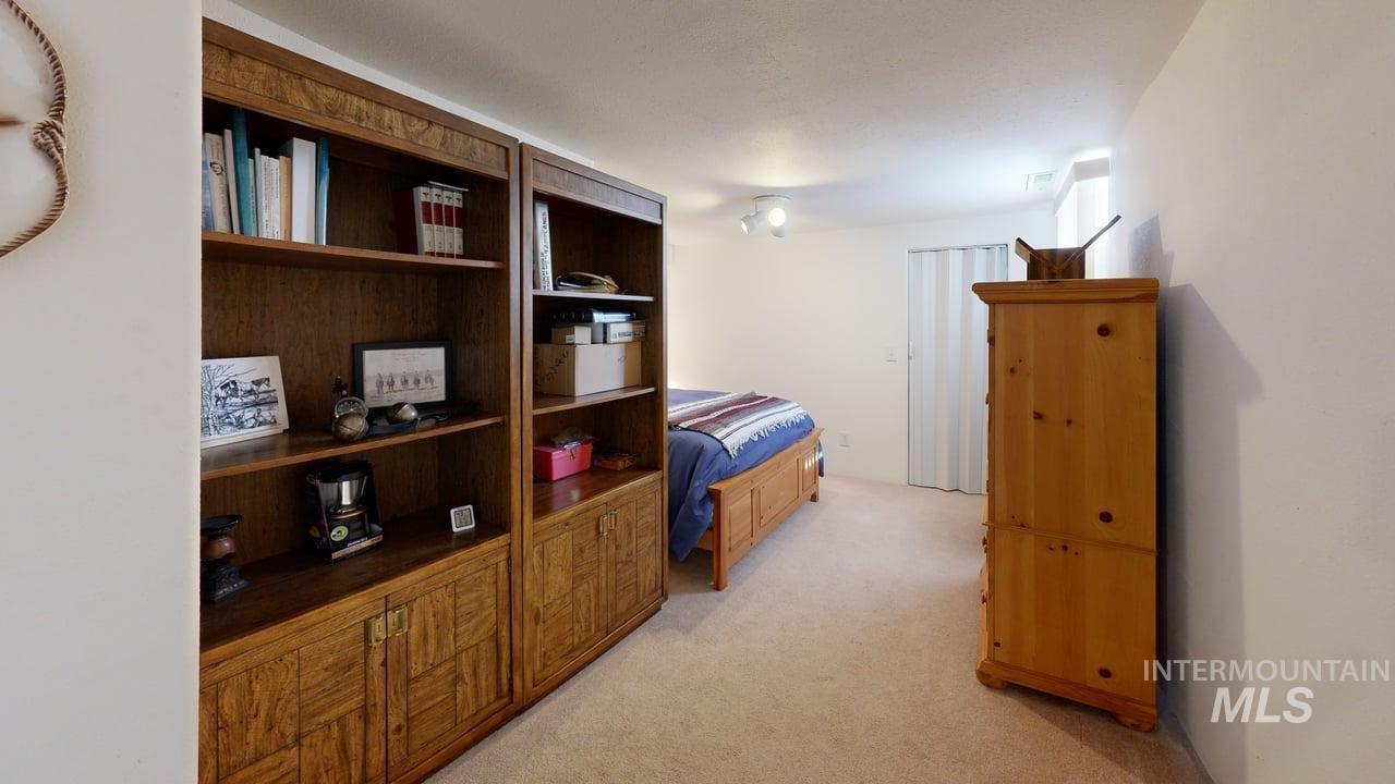 1008 Lambert Court, Clarkston, Washington 99403, 3 Bedrooms, 2.5 Bathrooms, Residential For Sale, Price $525,000,MLS 98980317