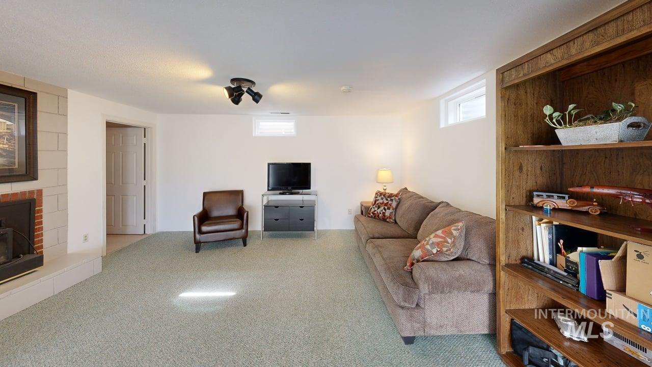 1008 Lambert Court, Clarkston, Washington 99403, 3 Bedrooms, 2.5 Bathrooms, Residential For Sale, Price $525,000,MLS 98980317