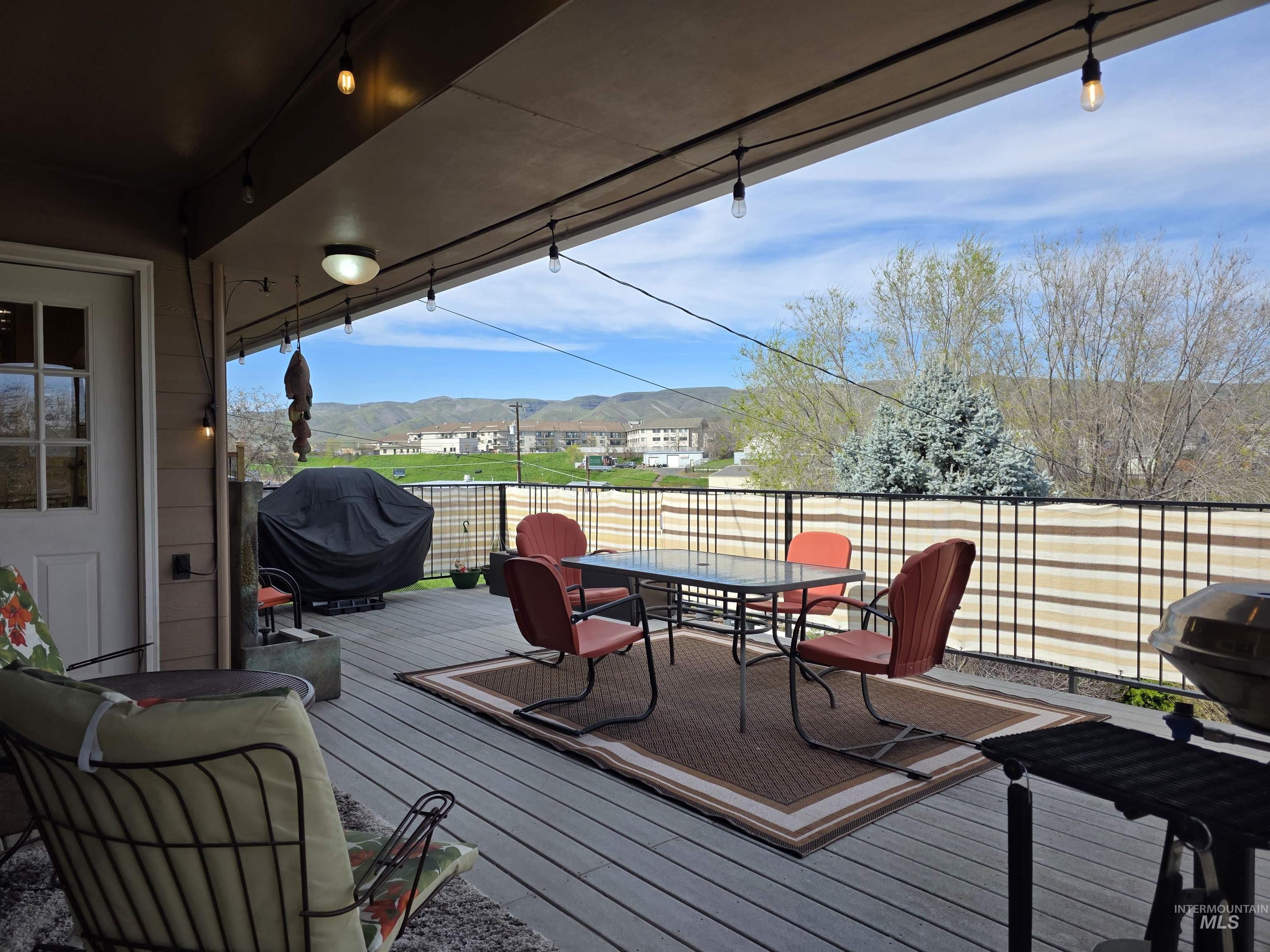 1008 Lambert Court, Clarkston, Washington 99403, 3 Bedrooms, 2.5 Bathrooms, Residential For Sale, Price $525,000,MLS 98980317