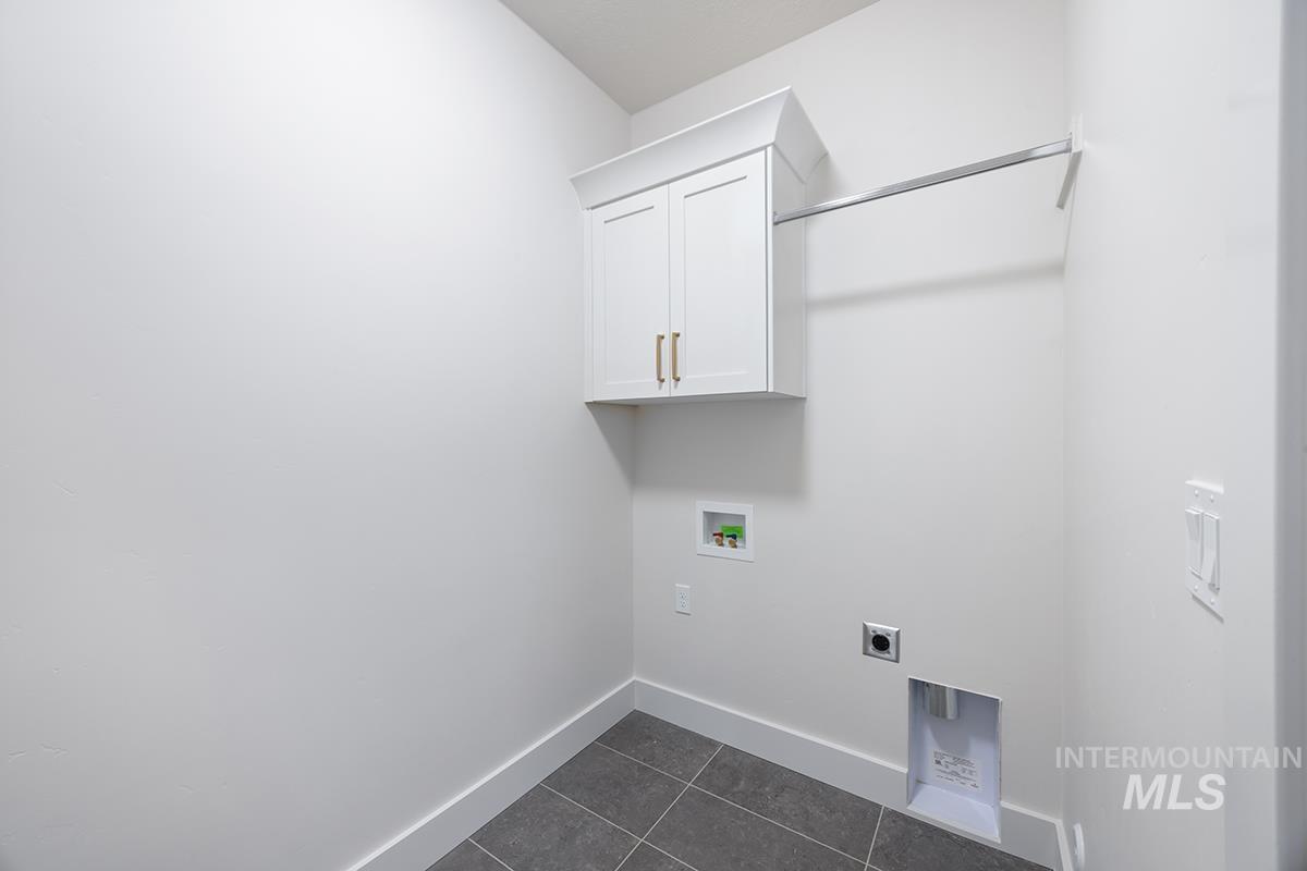 3508 S Cedarhurst Dr., Meridian, Idaho 83642, 3 Bedrooms, 2 Bathrooms, Residential For Sale, Price $611,800,MLS 98980318