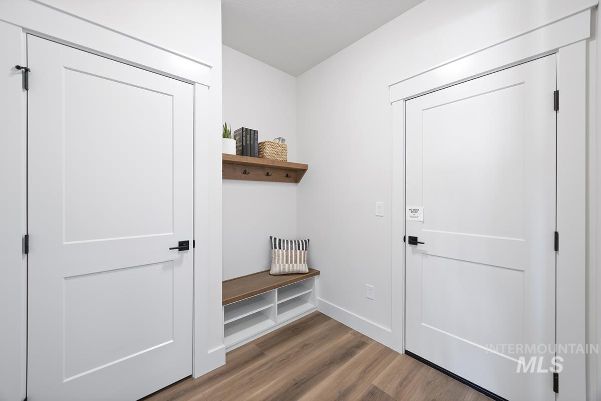 3508 S Cedarhurst Dr., Meridian, Idaho 83642, 3 Bedrooms, 2 Bathrooms, Residential For Sale, Price $611,800,MLS 98980318