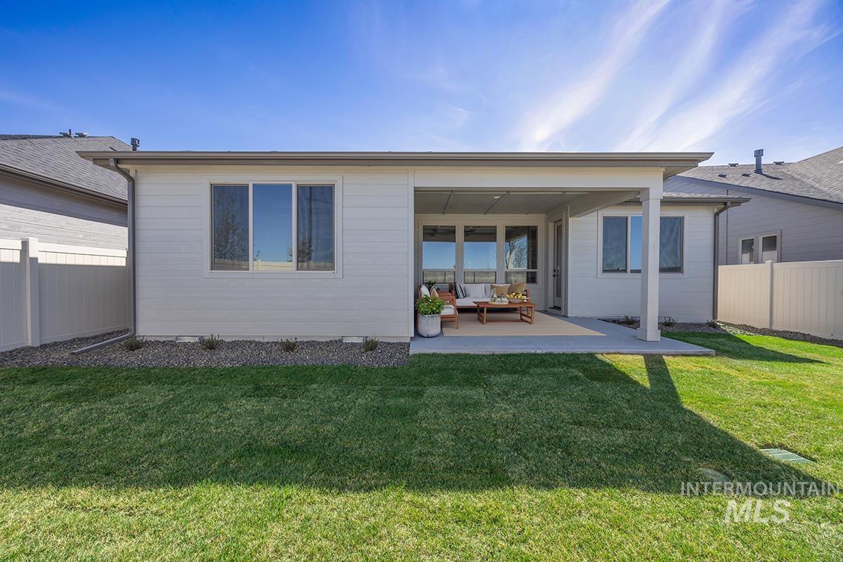 3508 S Cedarhurst Dr., Meridian, Idaho 83642, 3 Bedrooms, 2 Bathrooms, Residential For Sale, Price $611,800,MLS 98980318