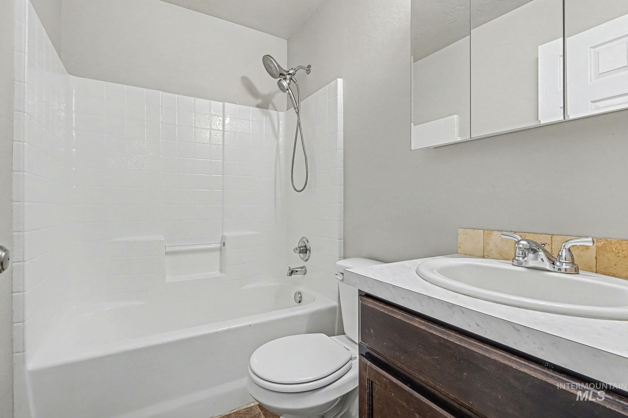 16603 N Fielding Way, Nampa, Idaho 83687, 5 Bedrooms, 3 Bathrooms, Residential For Sale, Price $469,900,MLS 98980320