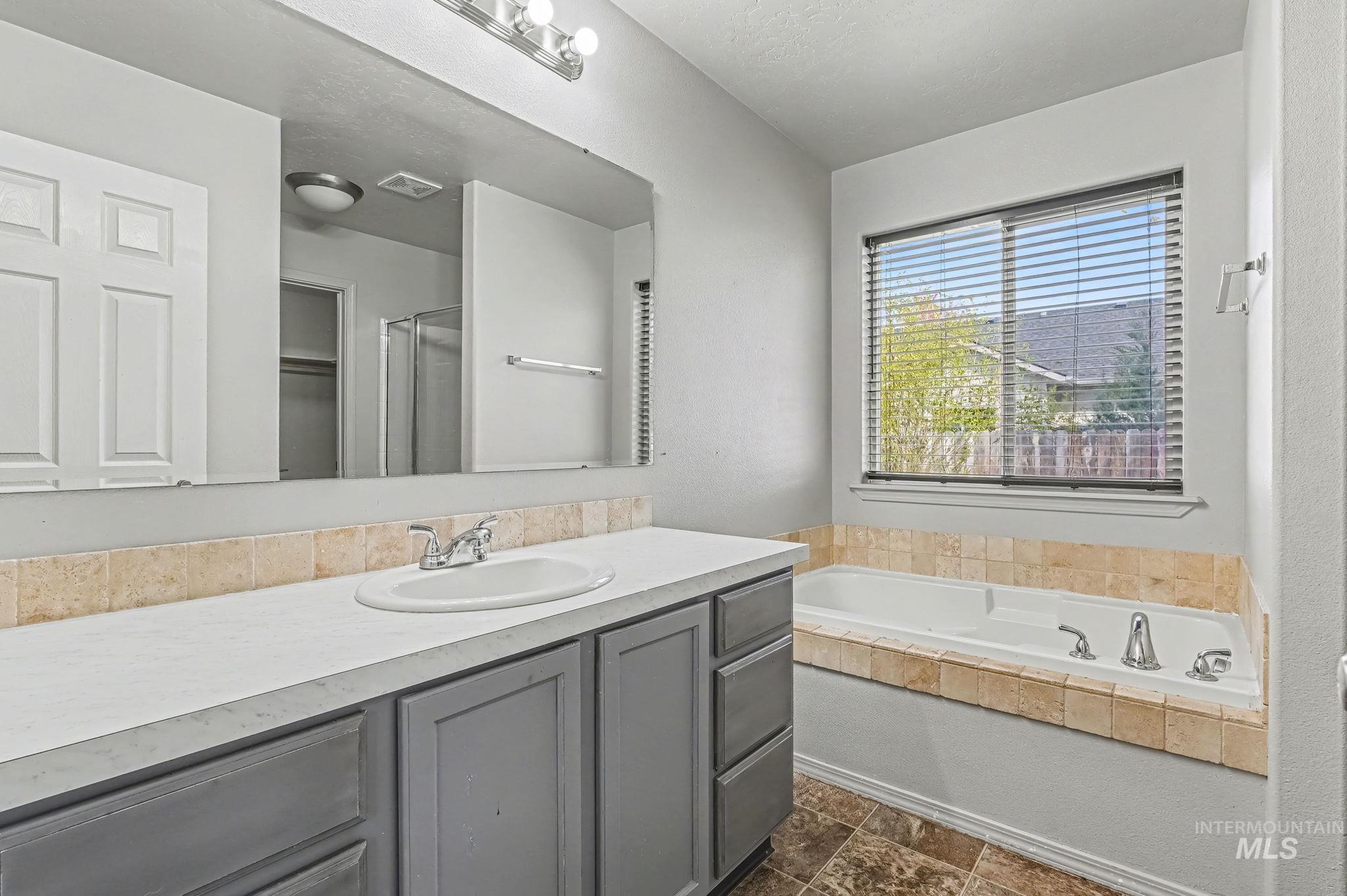 16603 N Fielding Way, Nampa, Idaho 83687, 5 Bedrooms, 3 Bathrooms, Residential For Sale, Price $469,900,MLS 98980320