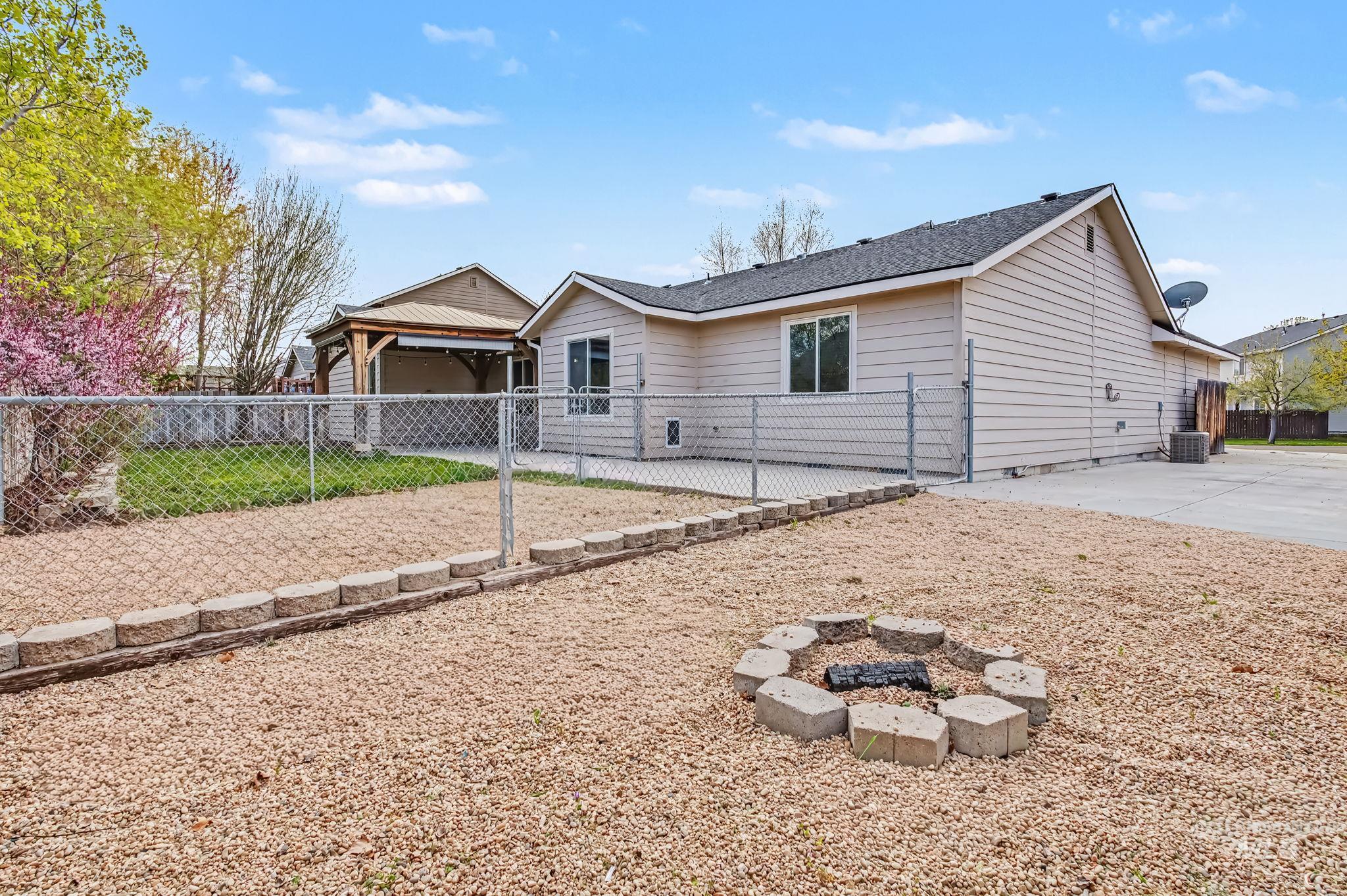 16603 N Fielding Way, Nampa, Idaho 83687, 5 Bedrooms, 3 Bathrooms, Residential For Sale, Price $469,900,MLS 98980320