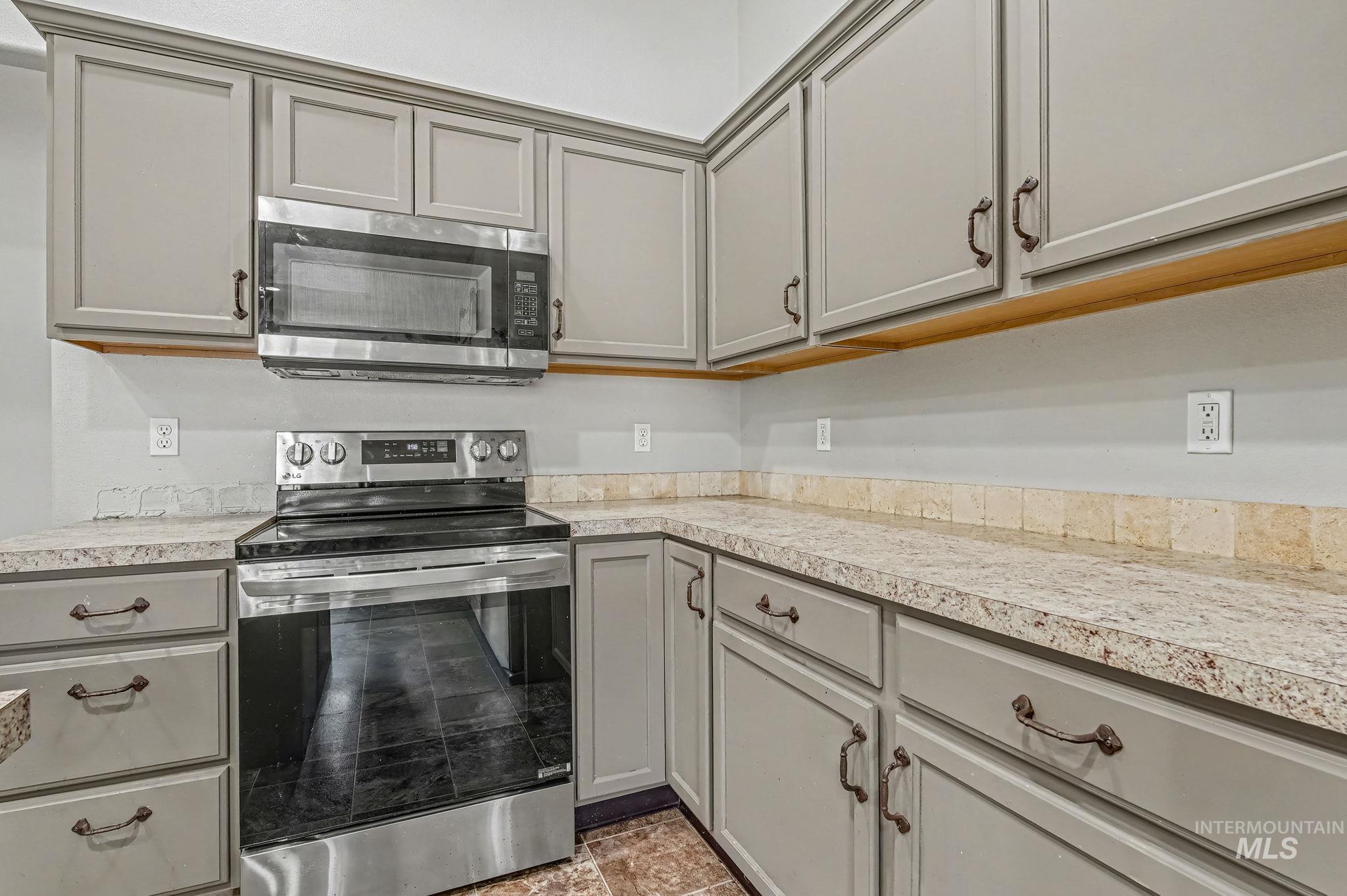 16603 N Fielding Way, Nampa, Idaho 83687, 5 Bedrooms, 3 Bathrooms, Residential For Sale, Price $469,900,MLS 98980320