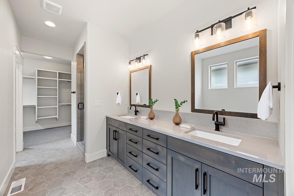 3490 S Cedarhurst Dr., Meridian, Idaho 83642, 3 Bedrooms, 2 Bathrooms, Residential For Sale, Price $607,800,MLS 98980321