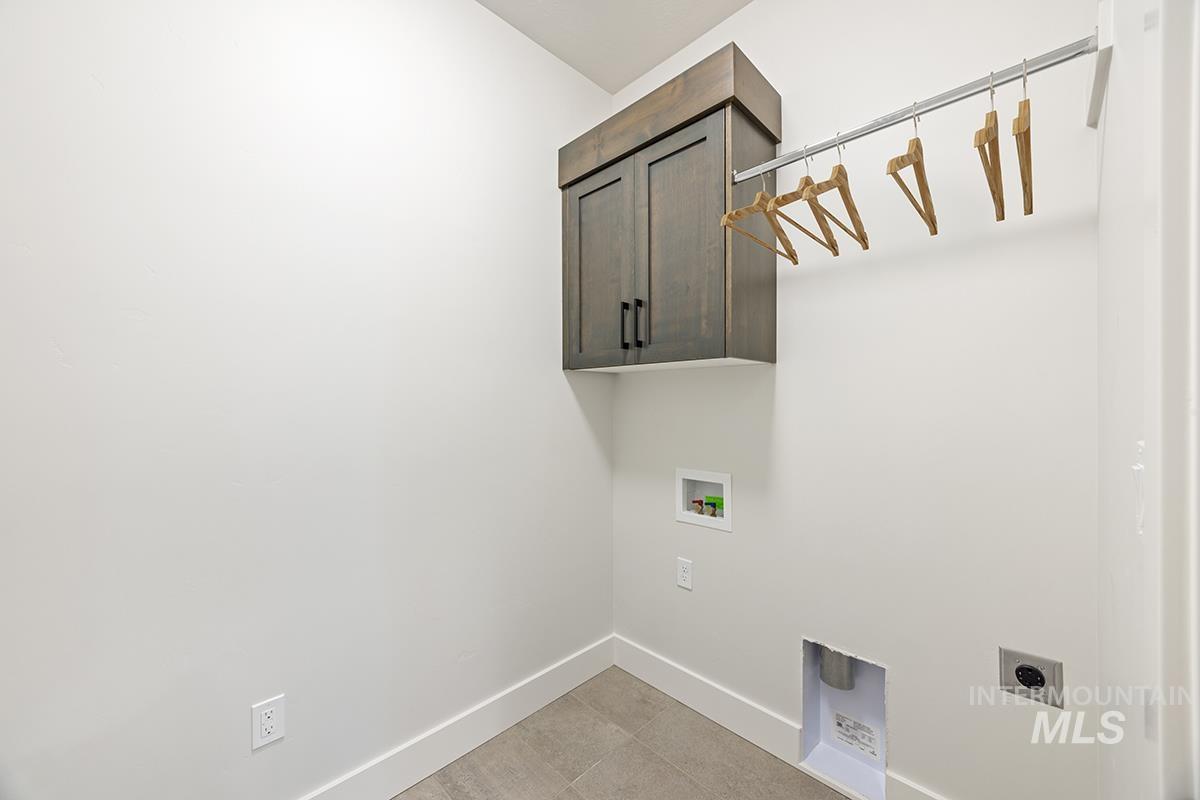 3490 S Cedarhurst Dr., Meridian, Idaho 83642, 3 Bedrooms, 2 Bathrooms, Residential For Sale, Price $607,800,MLS 98980321