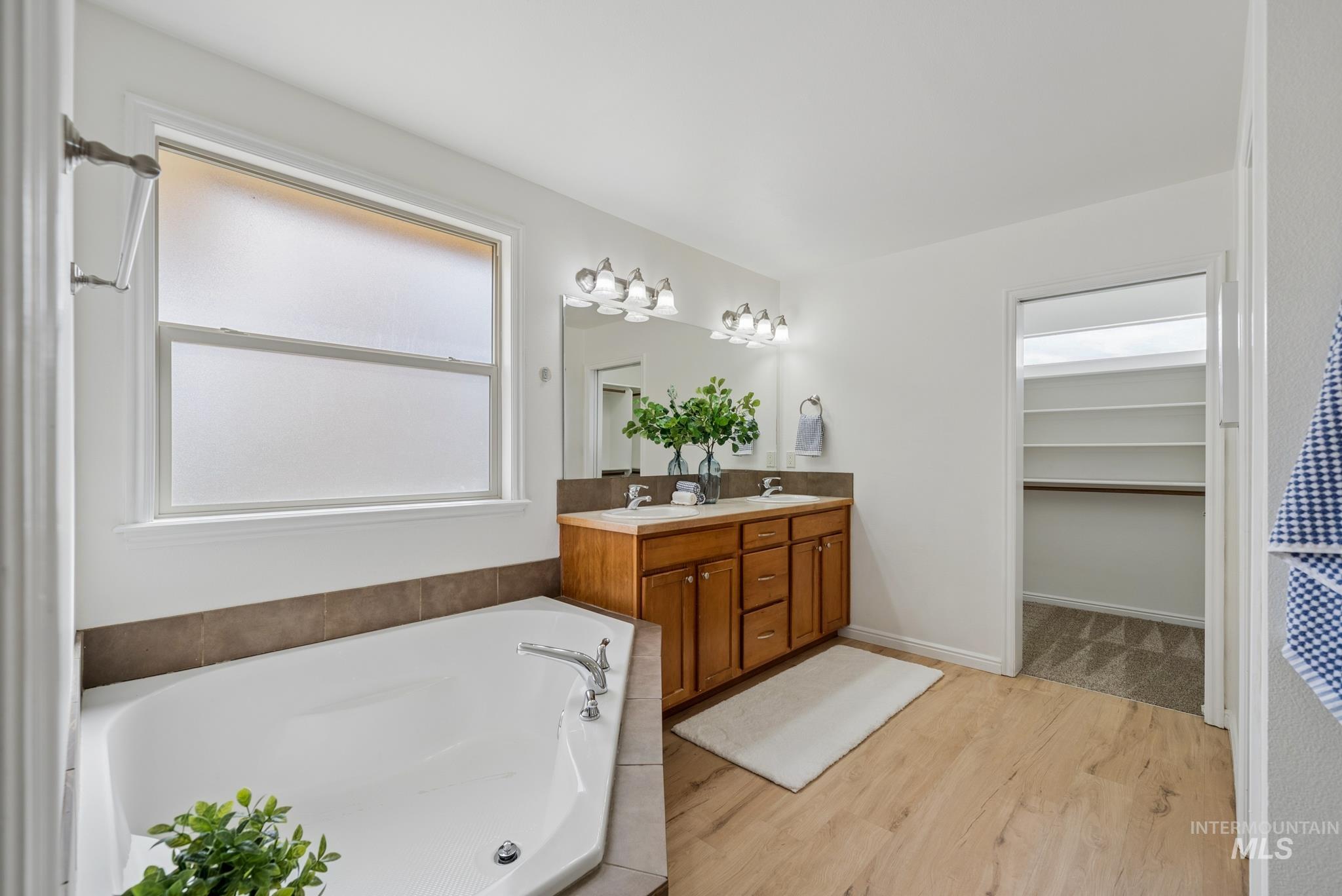 619 E Bonita Canyon, Meridian, Idaho 83642, 5 Bedrooms, 3 Bathrooms, Residential For Sale, Price $710,000,MLS 98980324