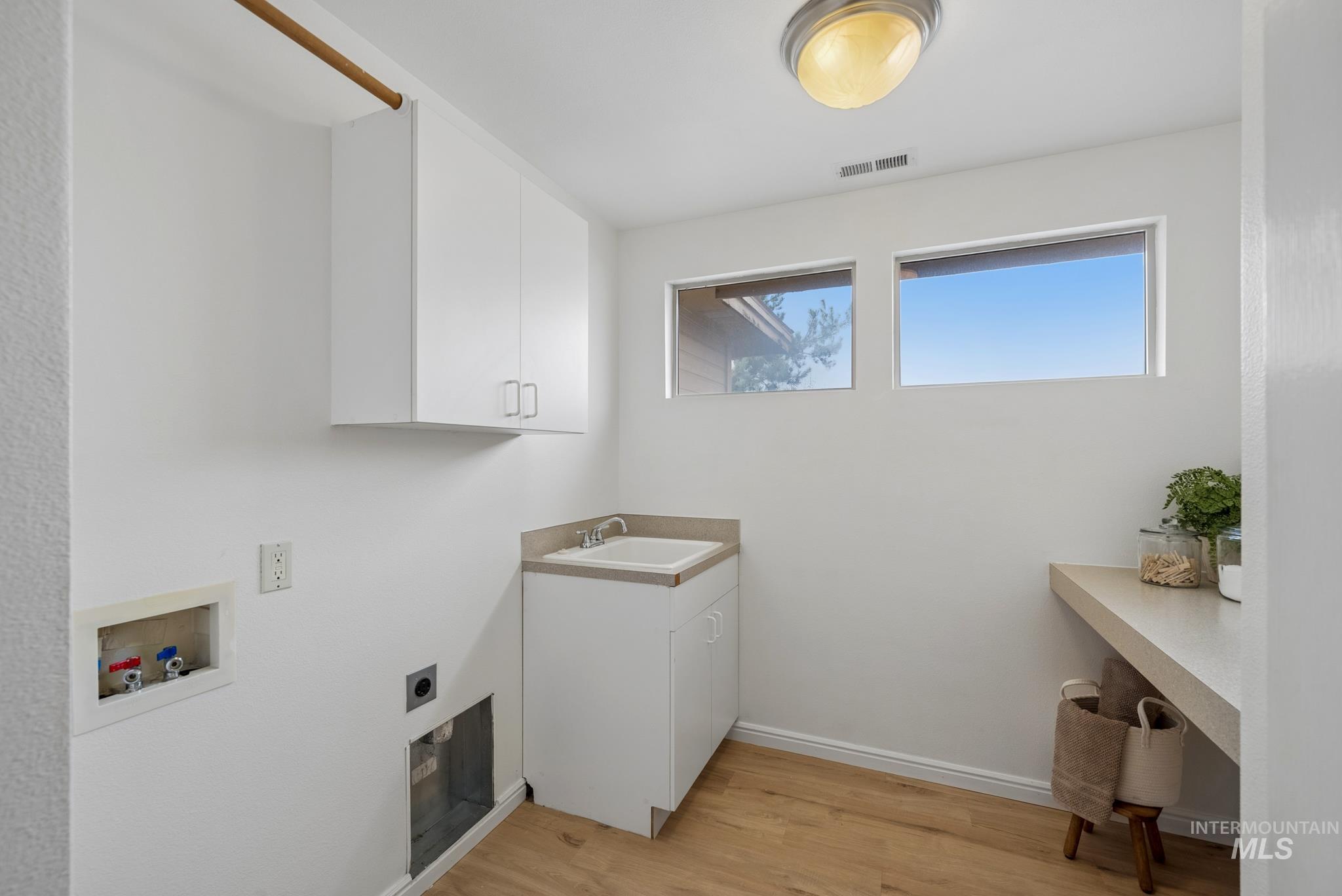 619 E Bonita Canyon, Meridian, Idaho 83642, 5 Bedrooms, 3 Bathrooms, Residential For Sale, Price $710,000,MLS 98980324