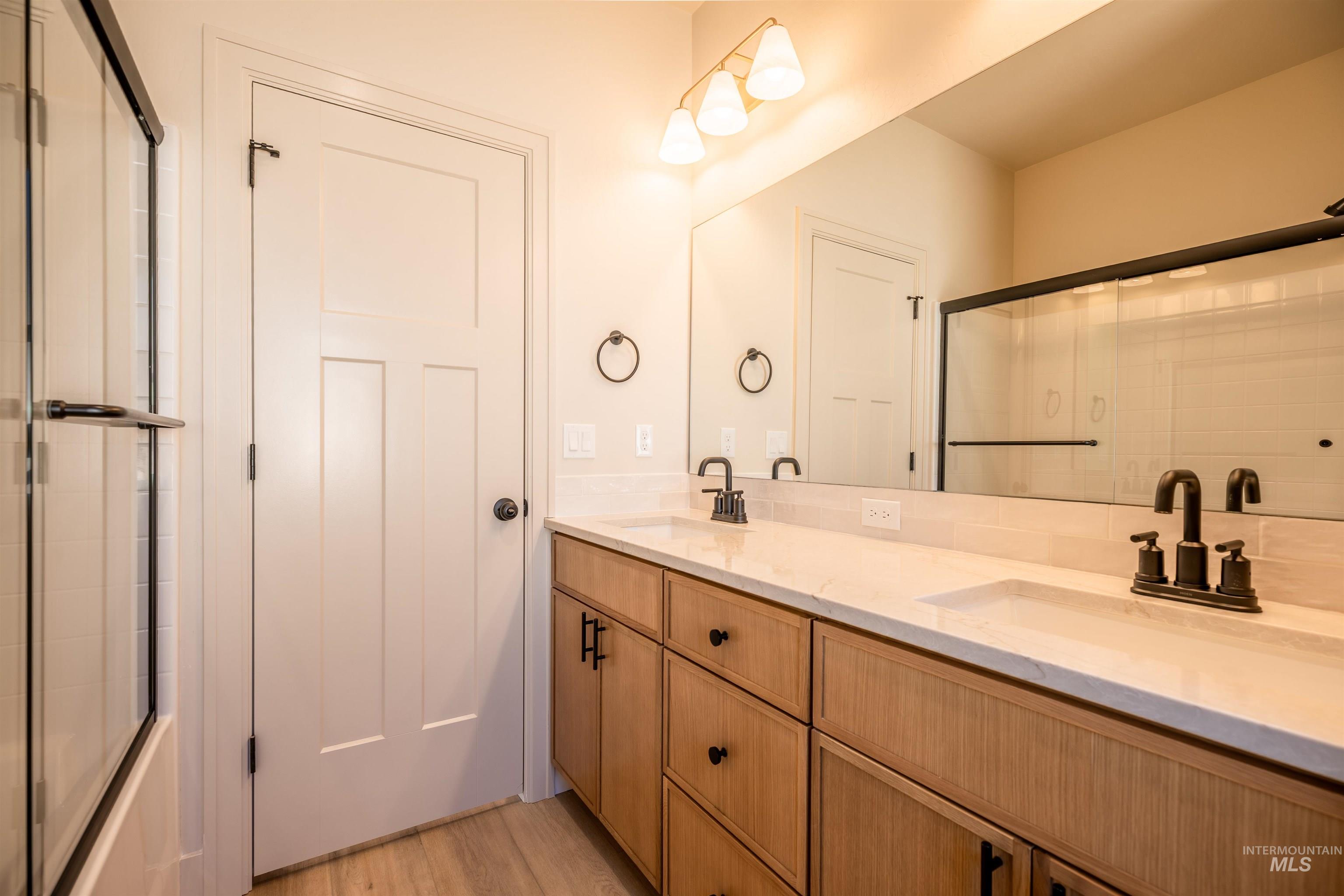 1565 Clear Creek Loop, Twin Falls, Idaho 83301, 3 Bedrooms, 2.5 Bathrooms, Residential For Sale, Price $676,000,MLS 98980325