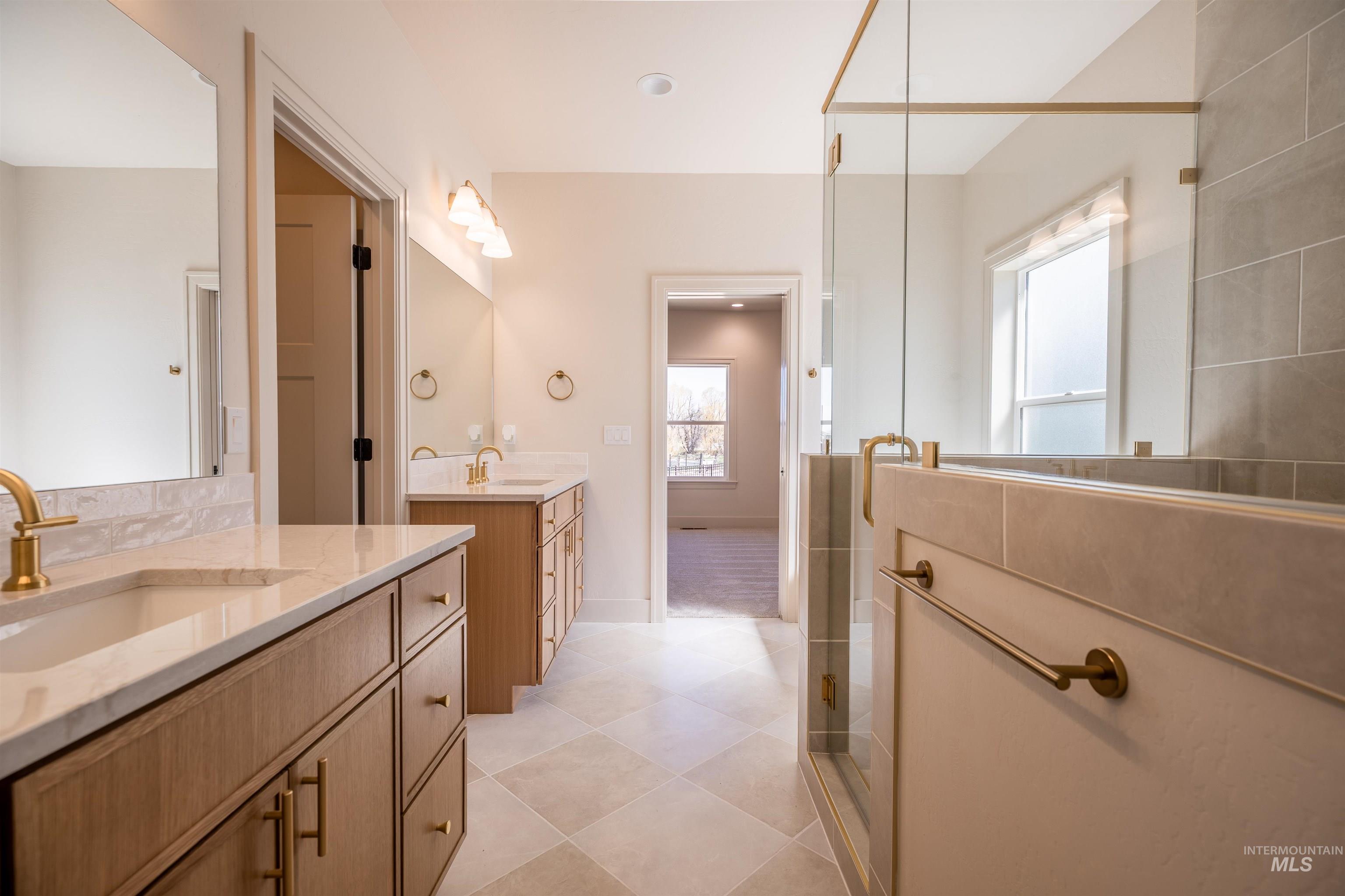 1565 Clear Creek Loop, Twin Falls, Idaho 83301, 3 Bedrooms, 2.5 Bathrooms, Residential For Sale, Price $676,000,MLS 98980325