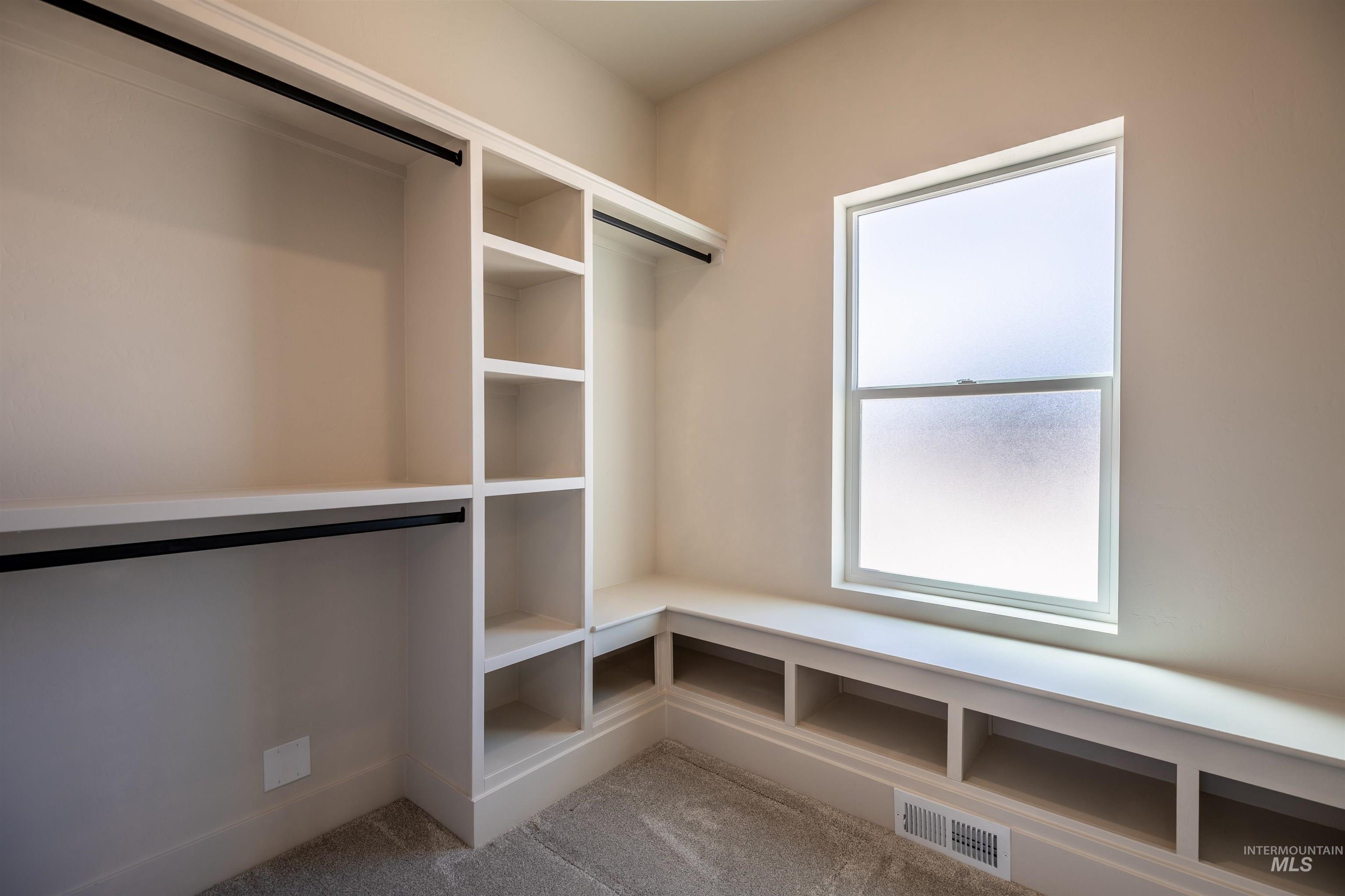 1565 Clear Creek Loop, Twin Falls, Idaho 83301, 3 Bedrooms, 2.5 Bathrooms, Residential For Sale, Price $676,000,MLS 98980325