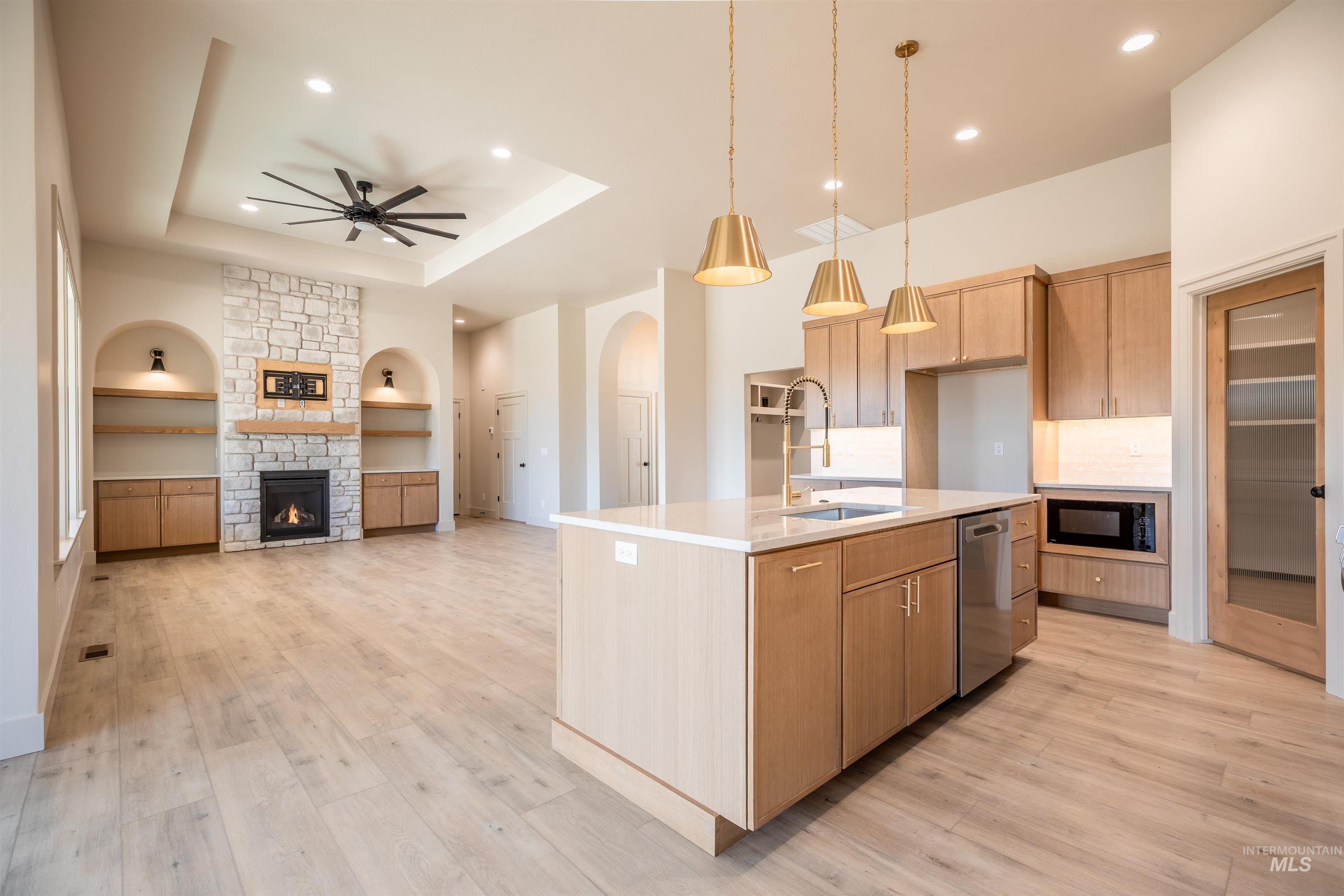 1565 Clear Creek Loop, Twin Falls, Idaho 83301, 3 Bedrooms, 2.5 Bathrooms, Residential For Sale, Price $676,000,MLS 98980325