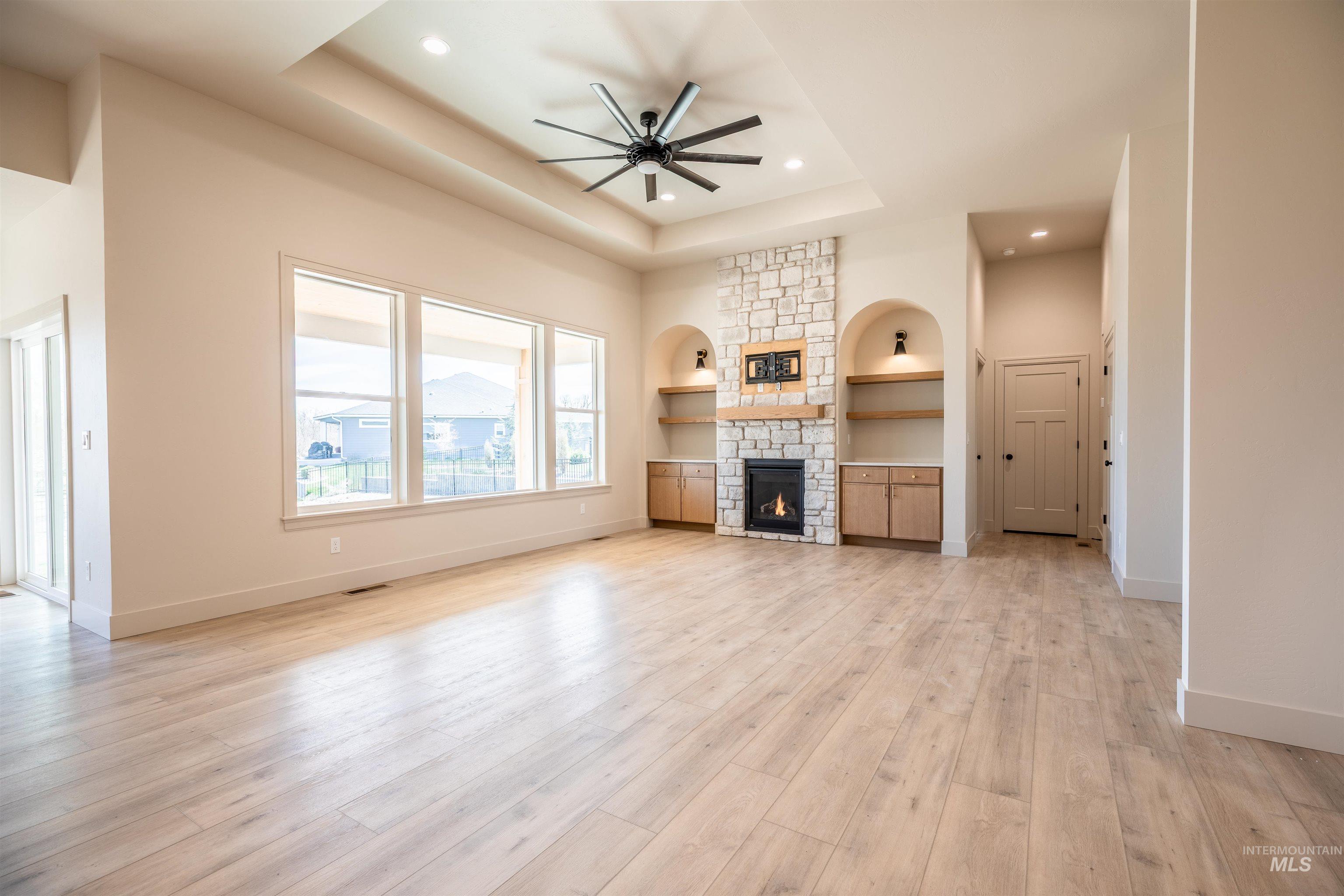 1565 Clear Creek Loop, Twin Falls, Idaho 83301, 3 Bedrooms, 2.5 Bathrooms, Residential For Sale, Price $676,000,MLS 98980325