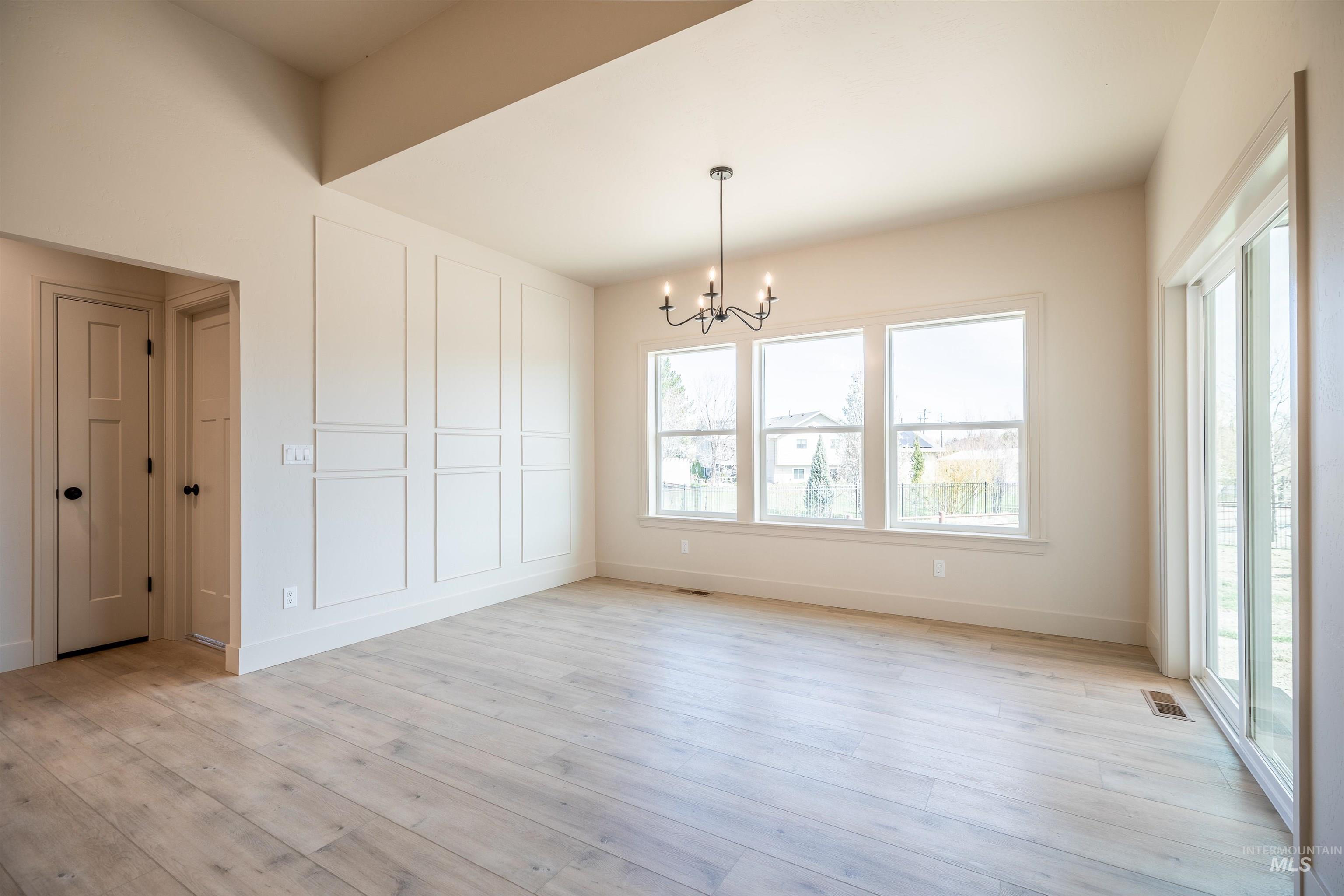 1565 Clear Creek Loop, Twin Falls, Idaho 83301, 3 Bedrooms, 2.5 Bathrooms, Residential For Sale, Price $676,000,MLS 98980325