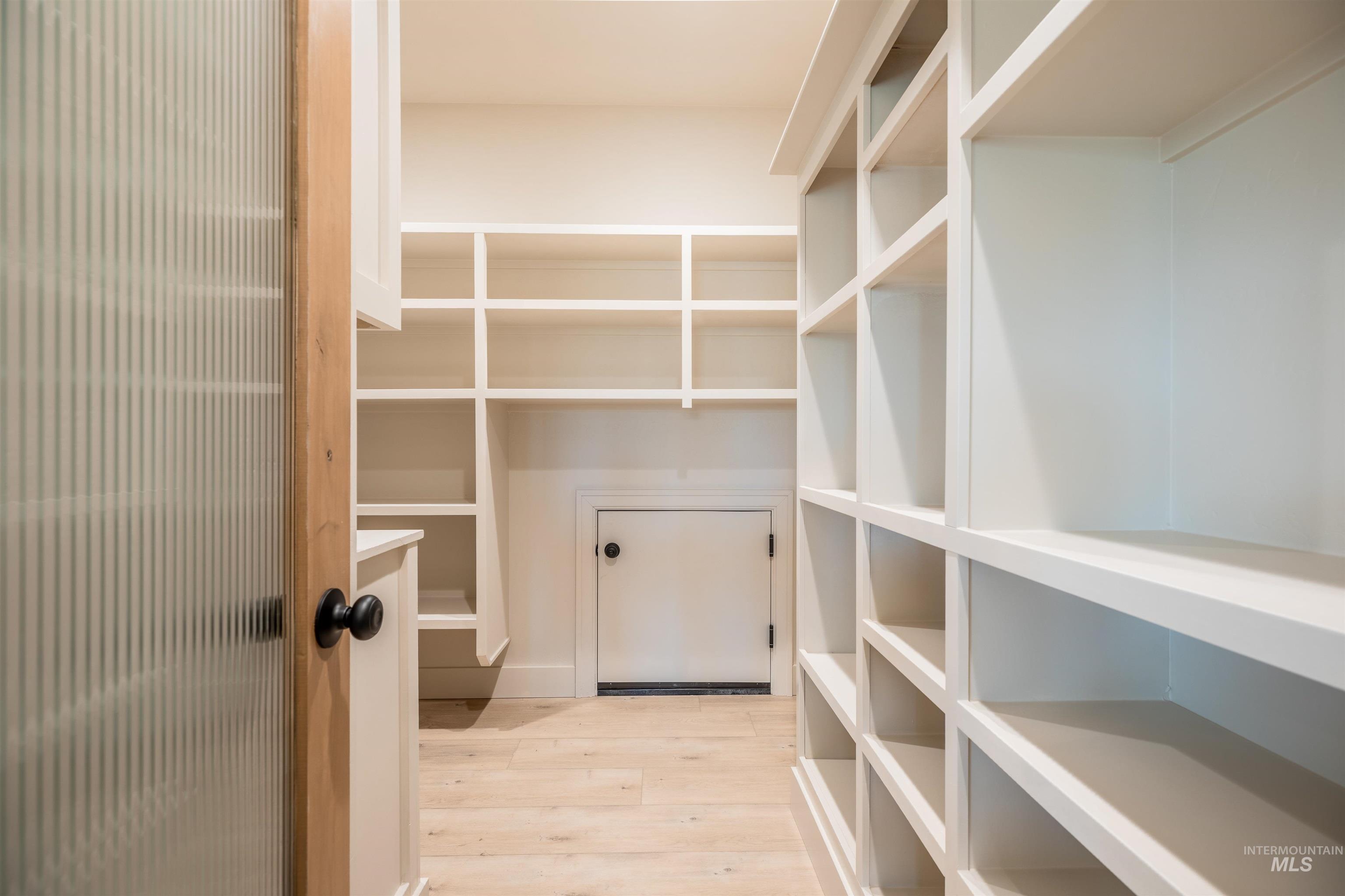 1565 Clear Creek Loop, Twin Falls, Idaho 83301, 3 Bedrooms, 2.5 Bathrooms, Residential For Sale, Price $676,000,MLS 98980325