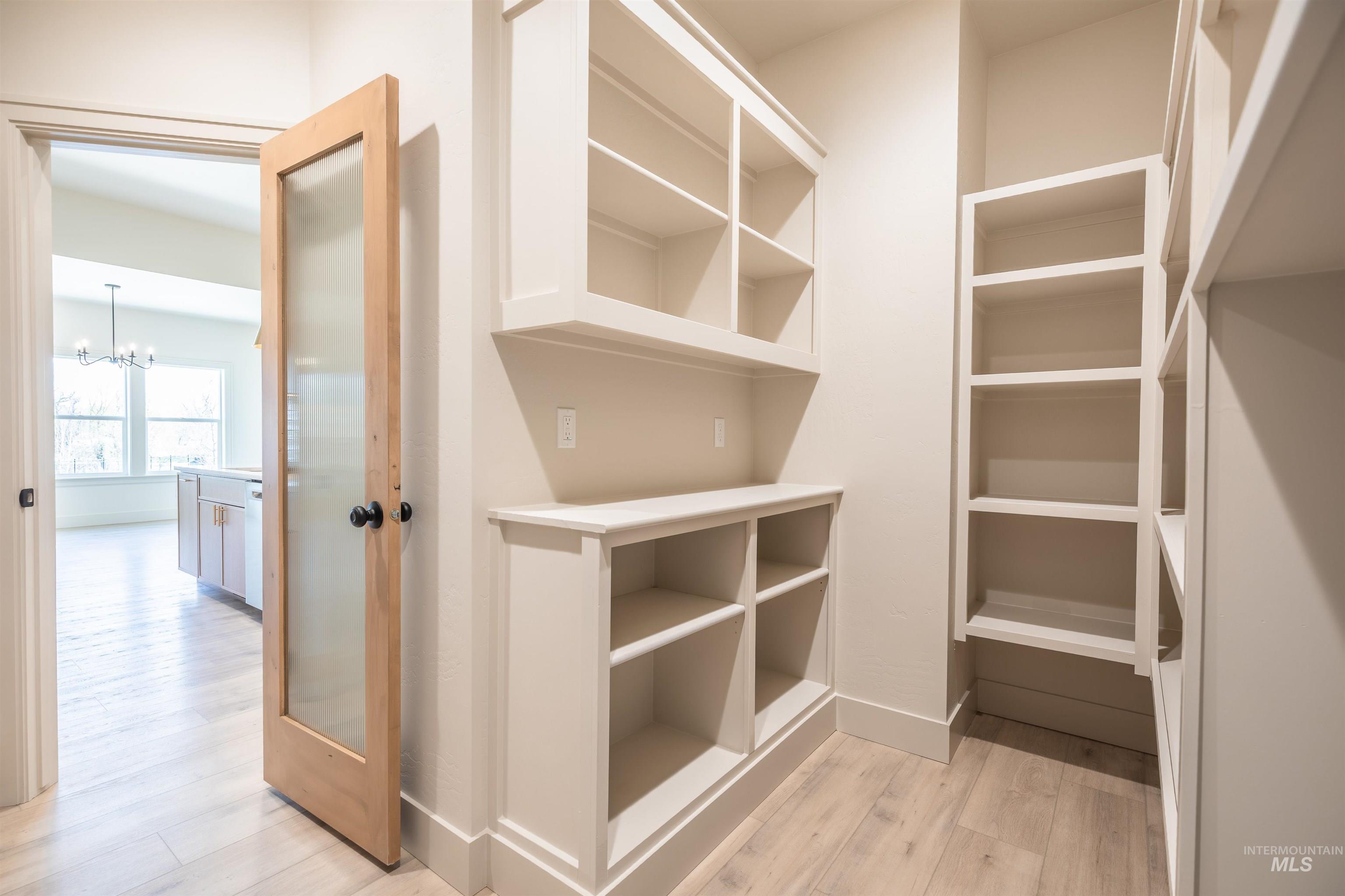 1565 Clear Creek Loop, Twin Falls, Idaho 83301, 3 Bedrooms, 2.5 Bathrooms, Residential For Sale, Price $676,000,MLS 98980325