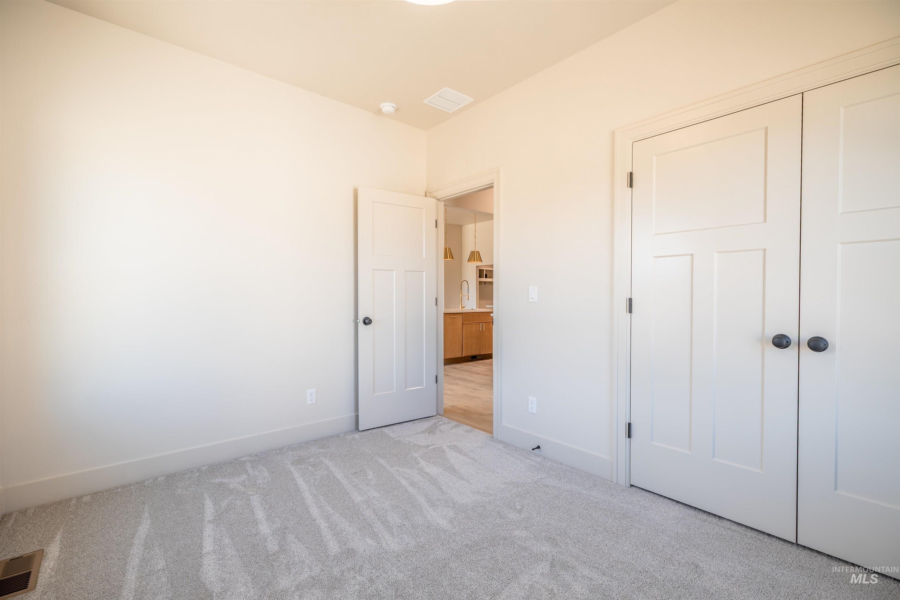 1565 Clear Creek Loop, Twin Falls, Idaho 83301, 3 Bedrooms, 2.5 Bathrooms, Residential For Sale, Price $676,000,MLS 98980325