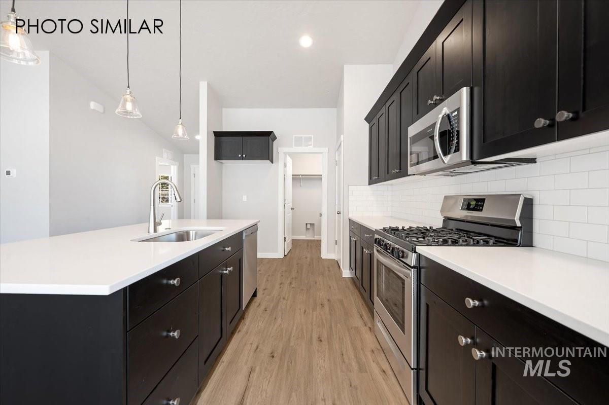 614 Brown Bear Way, Fruitland, Idaho 83619, 3 Bedrooms, 2 Bathrooms, Residential For Sale, Price $415,599,MLS 98980326