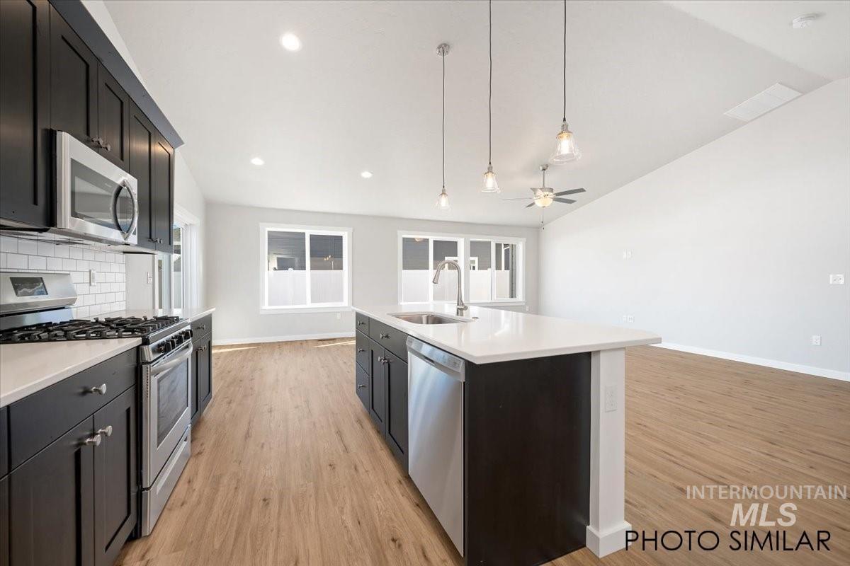 614 Brown Bear Way, Fruitland, Idaho 83619, 3 Bedrooms, 2 Bathrooms, Residential For Sale, Price $415,599,MLS 98980326