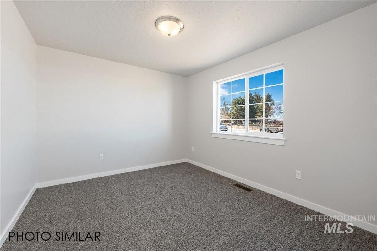 614 Brown Bear Way, Fruitland, Idaho 83619, 3 Bedrooms, 2 Bathrooms, Residential For Sale, Price $415,599,MLS 98980326