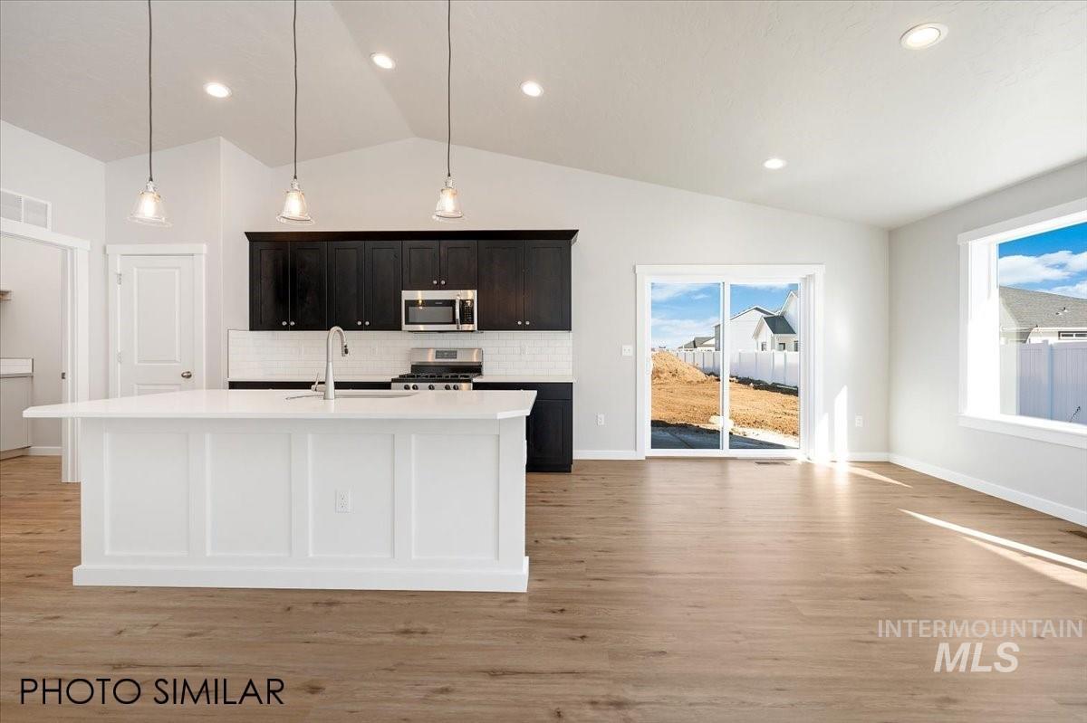 614 Brown Bear Way, Fruitland, Idaho 83619, 3 Bedrooms, 2 Bathrooms, Residential For Sale, Price $415,599,MLS 98980326