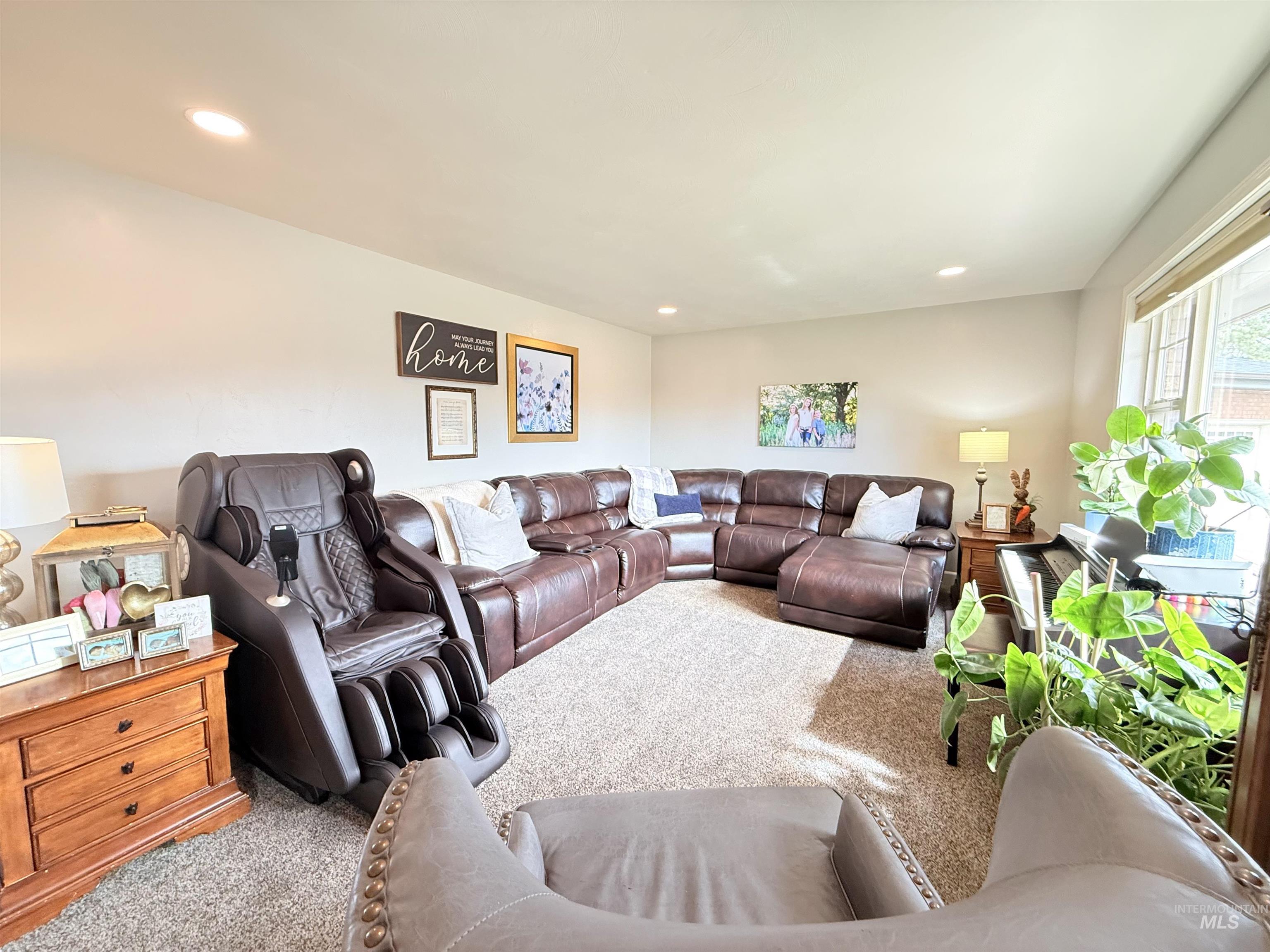 624 20th St., Rupert, Idaho 83350, 5 Bedrooms, 2 Bathrooms, Residential For Sale, Price $428,500,MLS 98980327