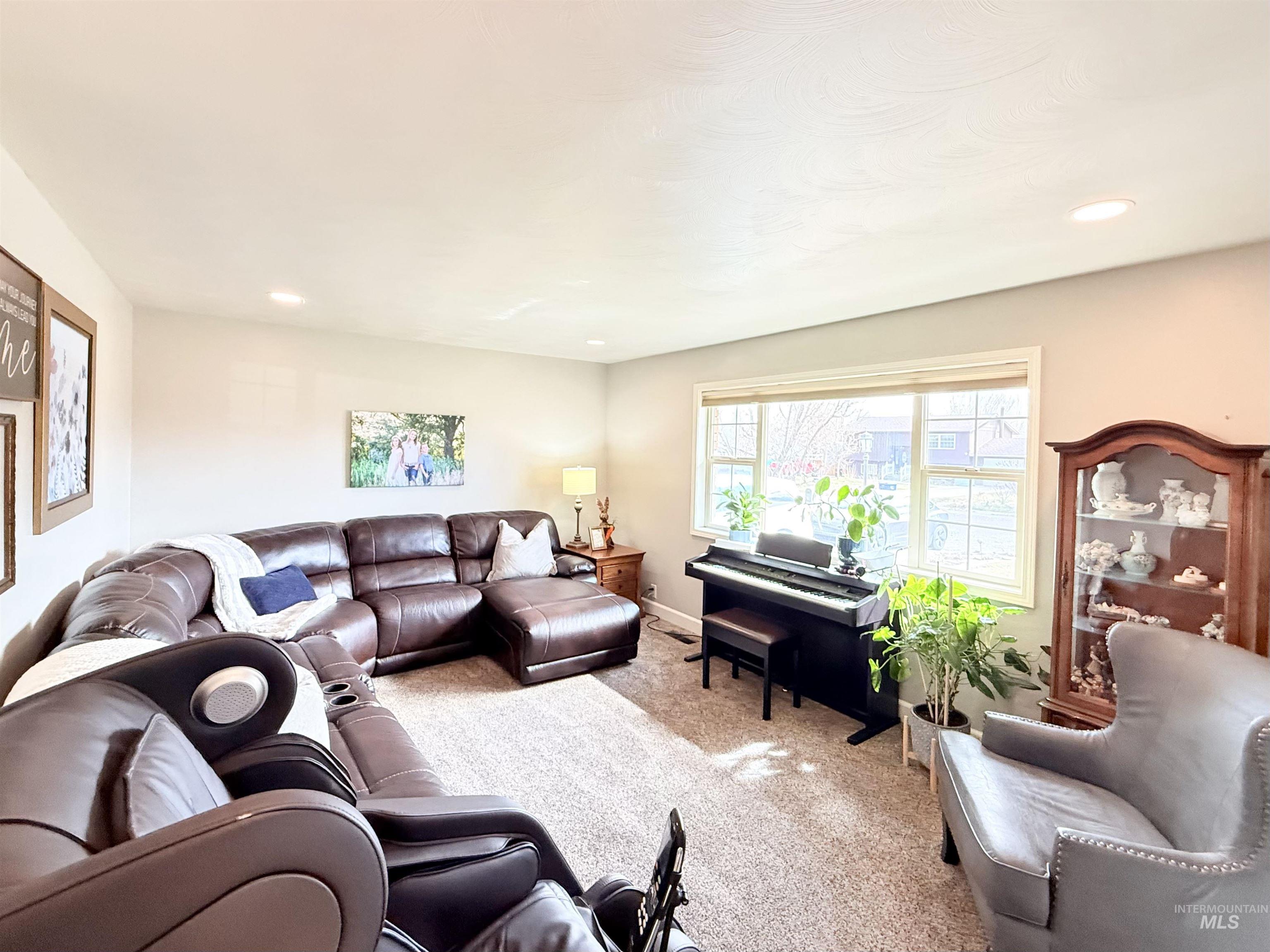 624 20th St., Rupert, Idaho 83350, 5 Bedrooms, 2 Bathrooms, Residential For Sale, Price $428,500,MLS 98980327