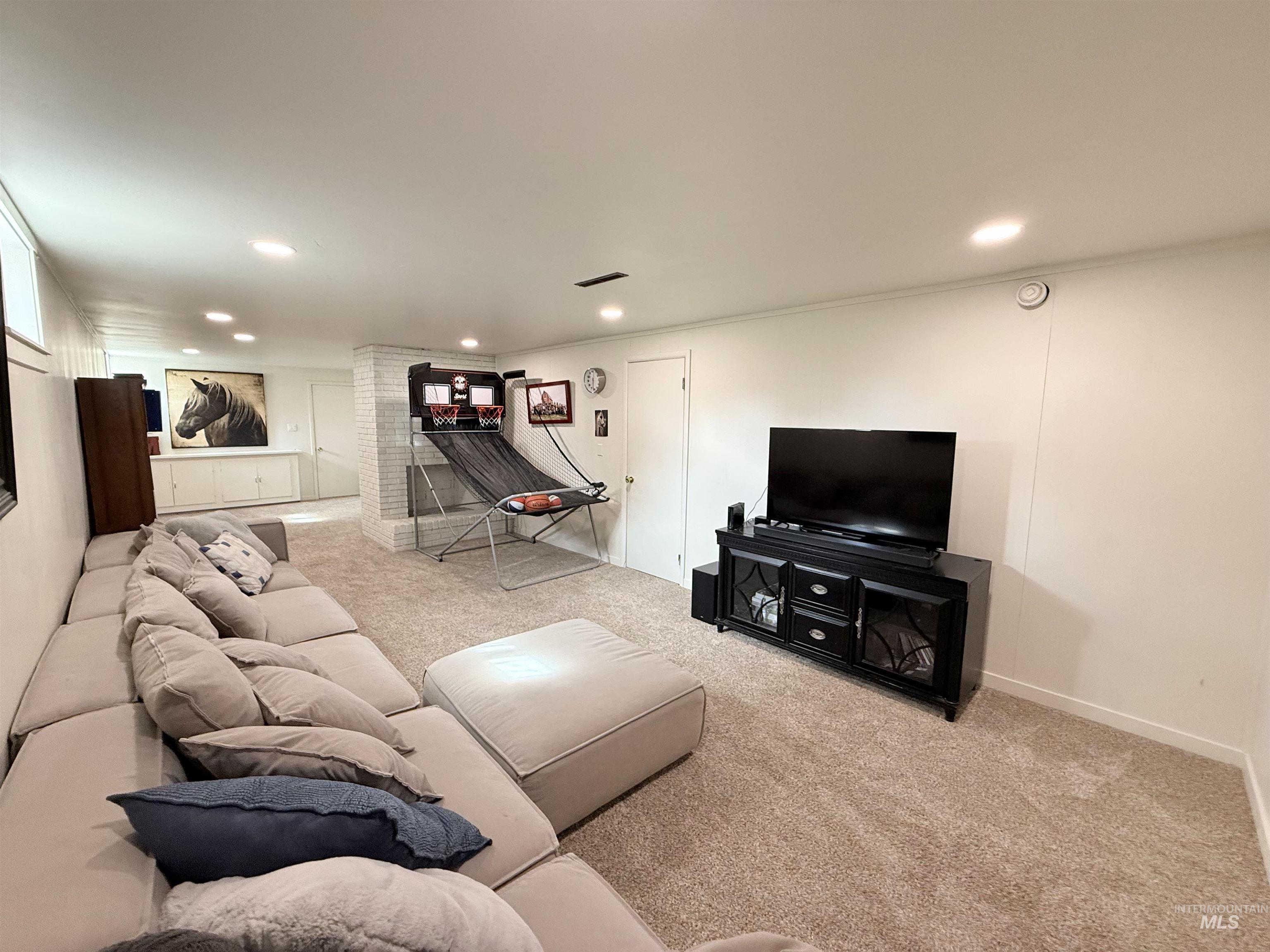 624 20th St., Rupert, Idaho 83350, 5 Bedrooms, 2 Bathrooms, Residential For Sale, Price $428,500,MLS 98980327