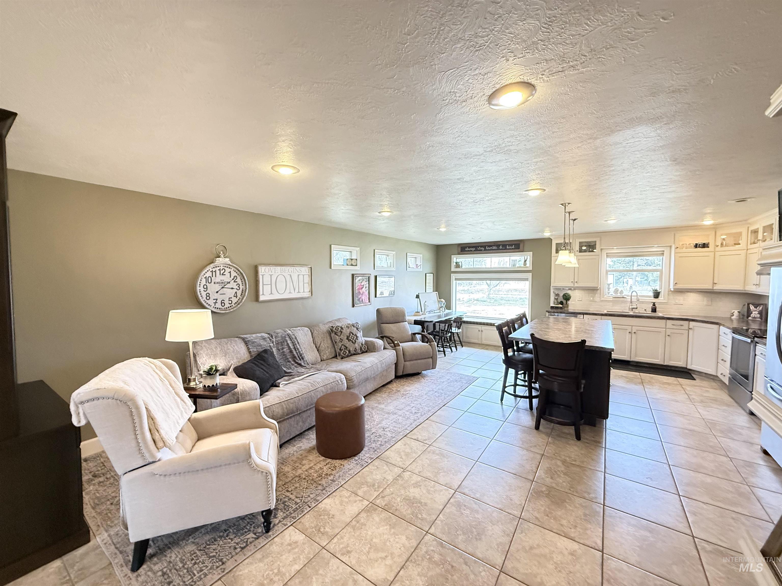 624 20th St., Rupert, Idaho 83350, 5 Bedrooms, 2 Bathrooms, Residential For Sale, Price $428,500,MLS 98980327